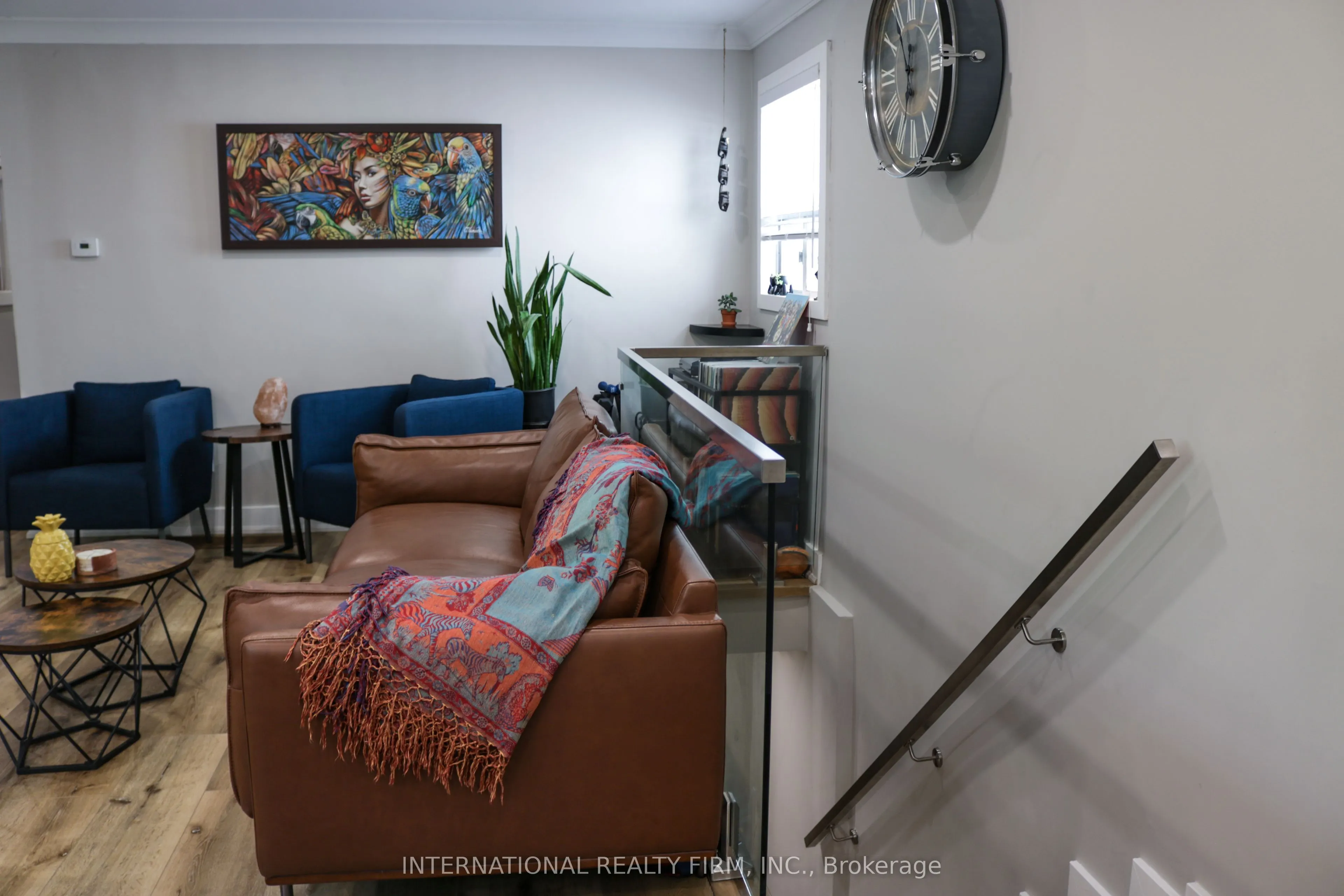 331 Mcroberts Avenue N