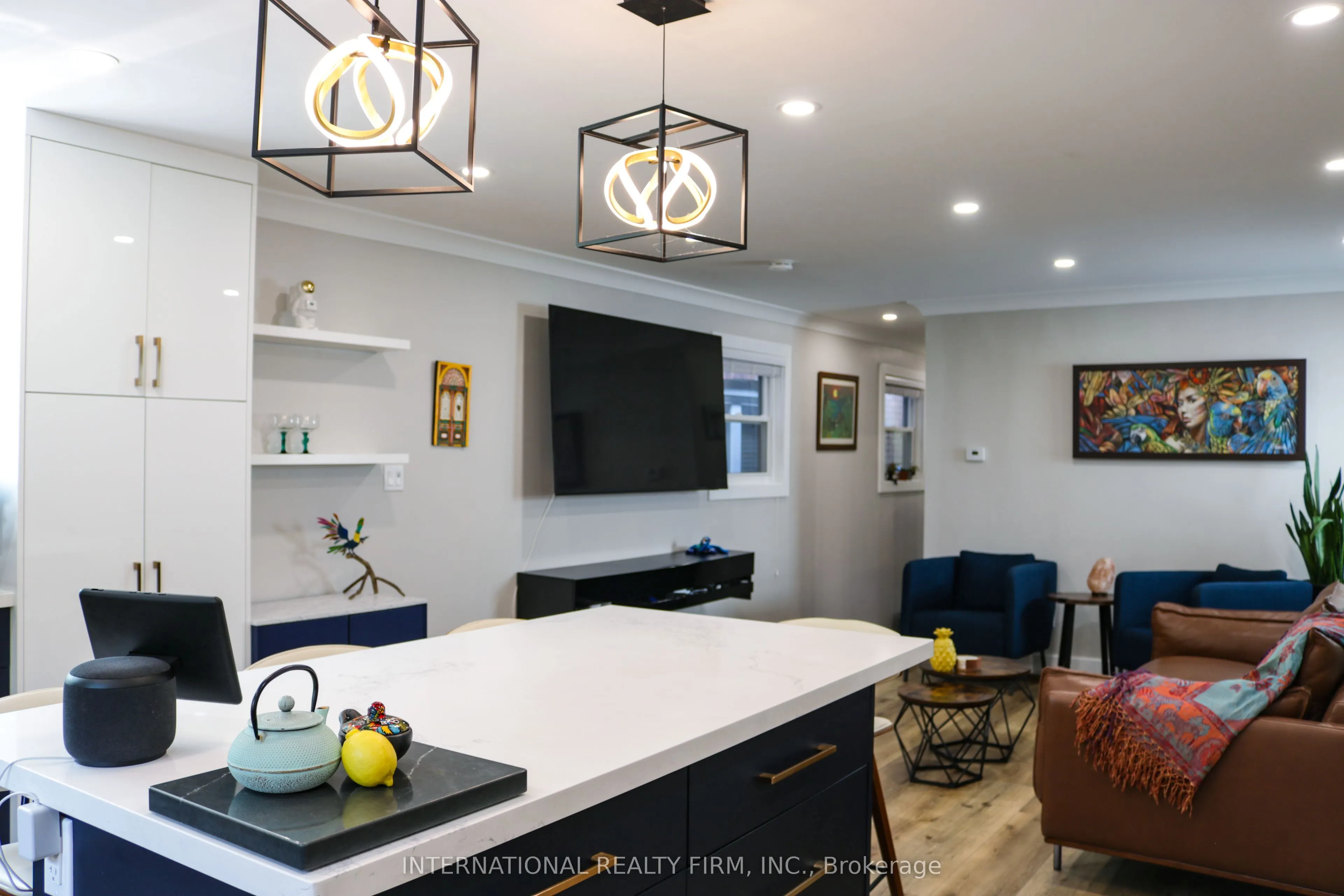 331 Mcroberts Avenue N