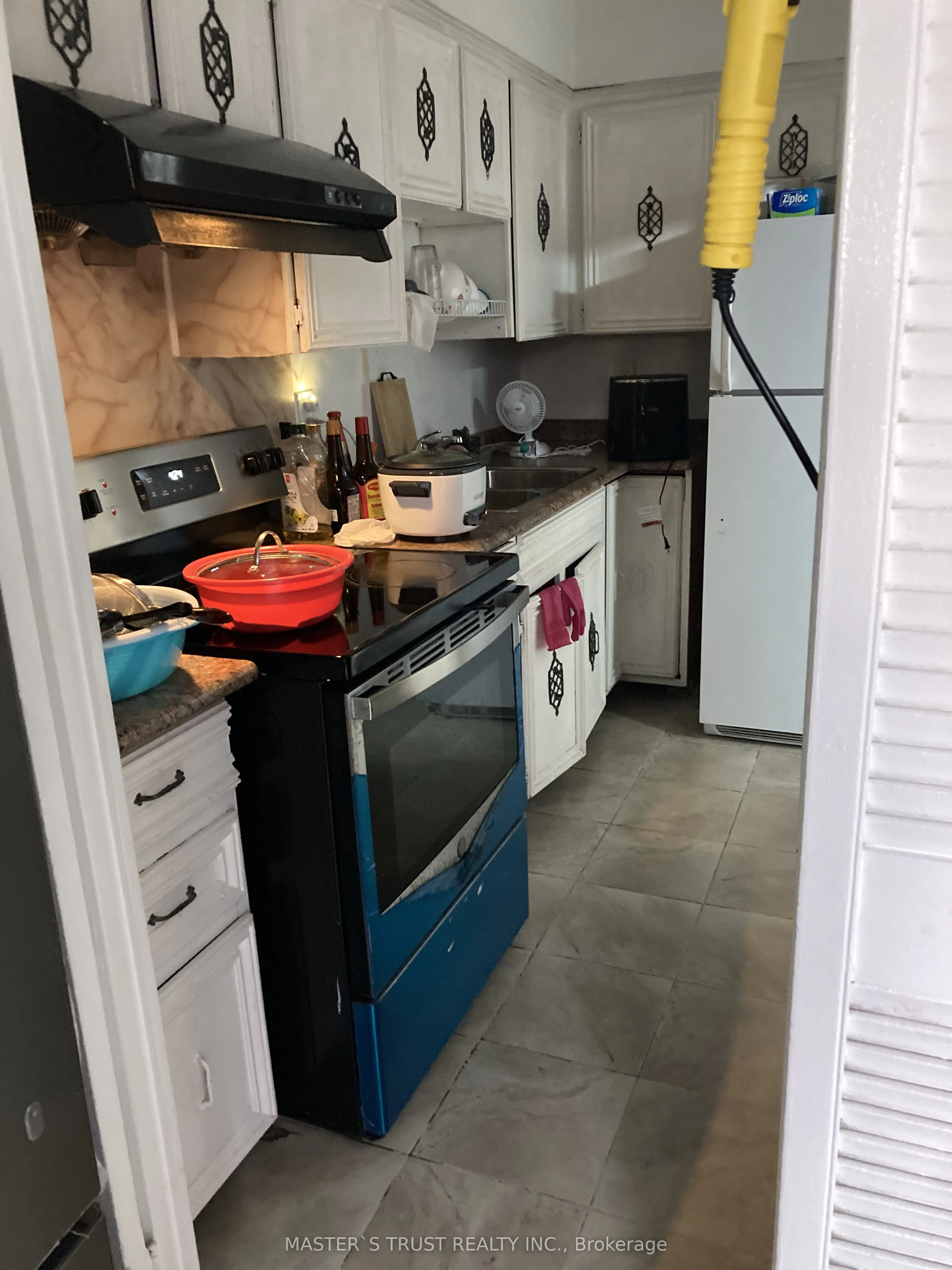 10 Eddystone Avenue #116