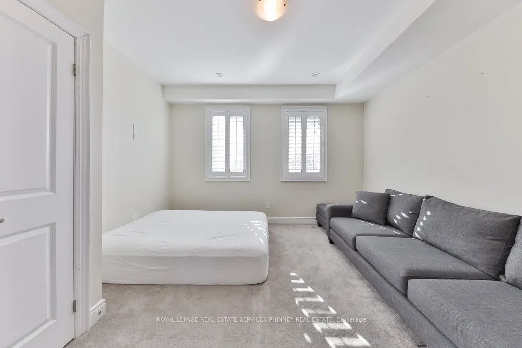 2160 Trafalgar Road W, #10