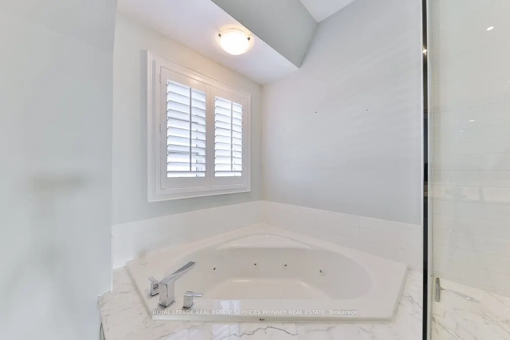 2160 Trafalgar Road W, #10