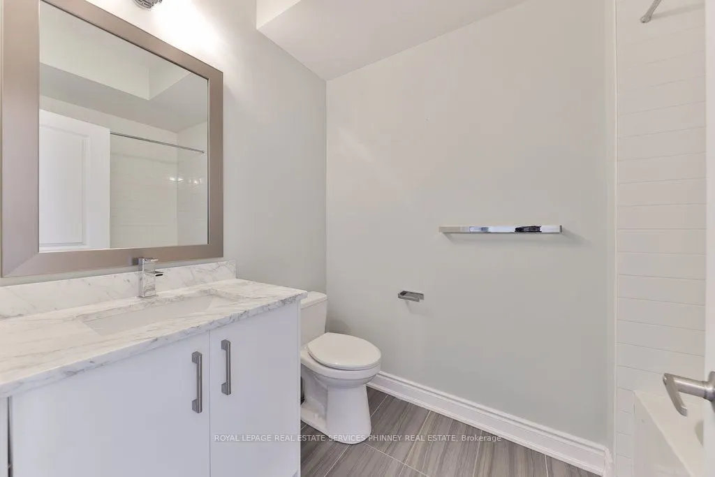 2160 Trafalgar Road W, #10