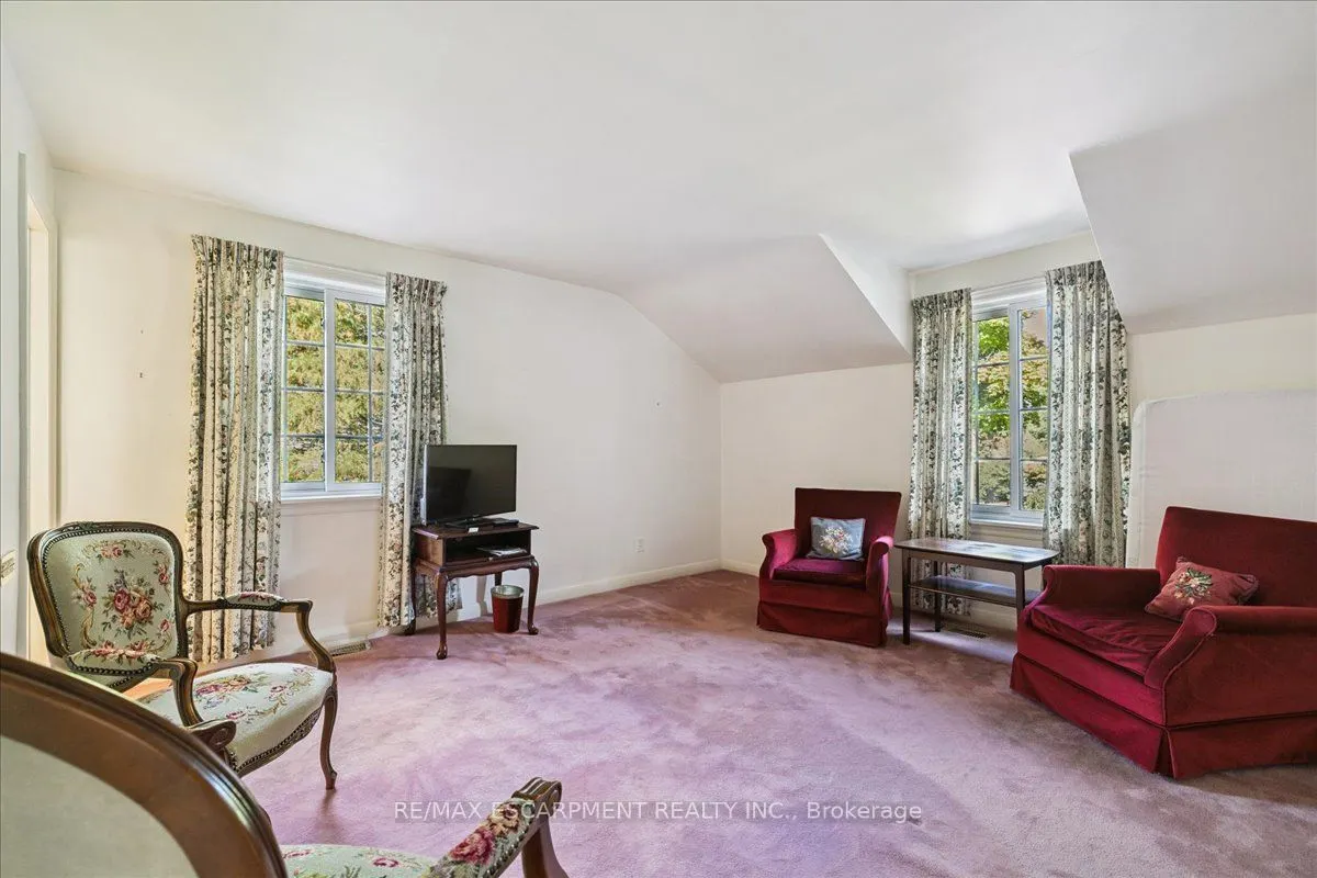 222 STRATHCONA Drive