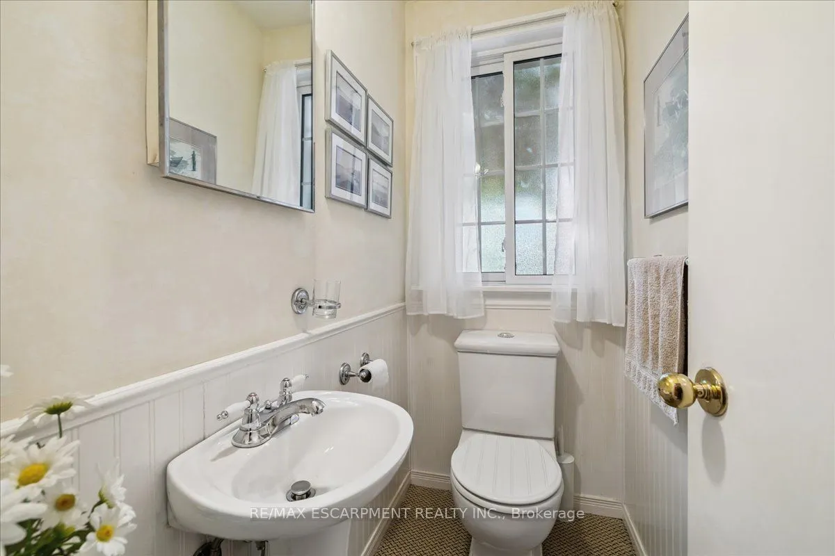 222 STRATHCONA Drive