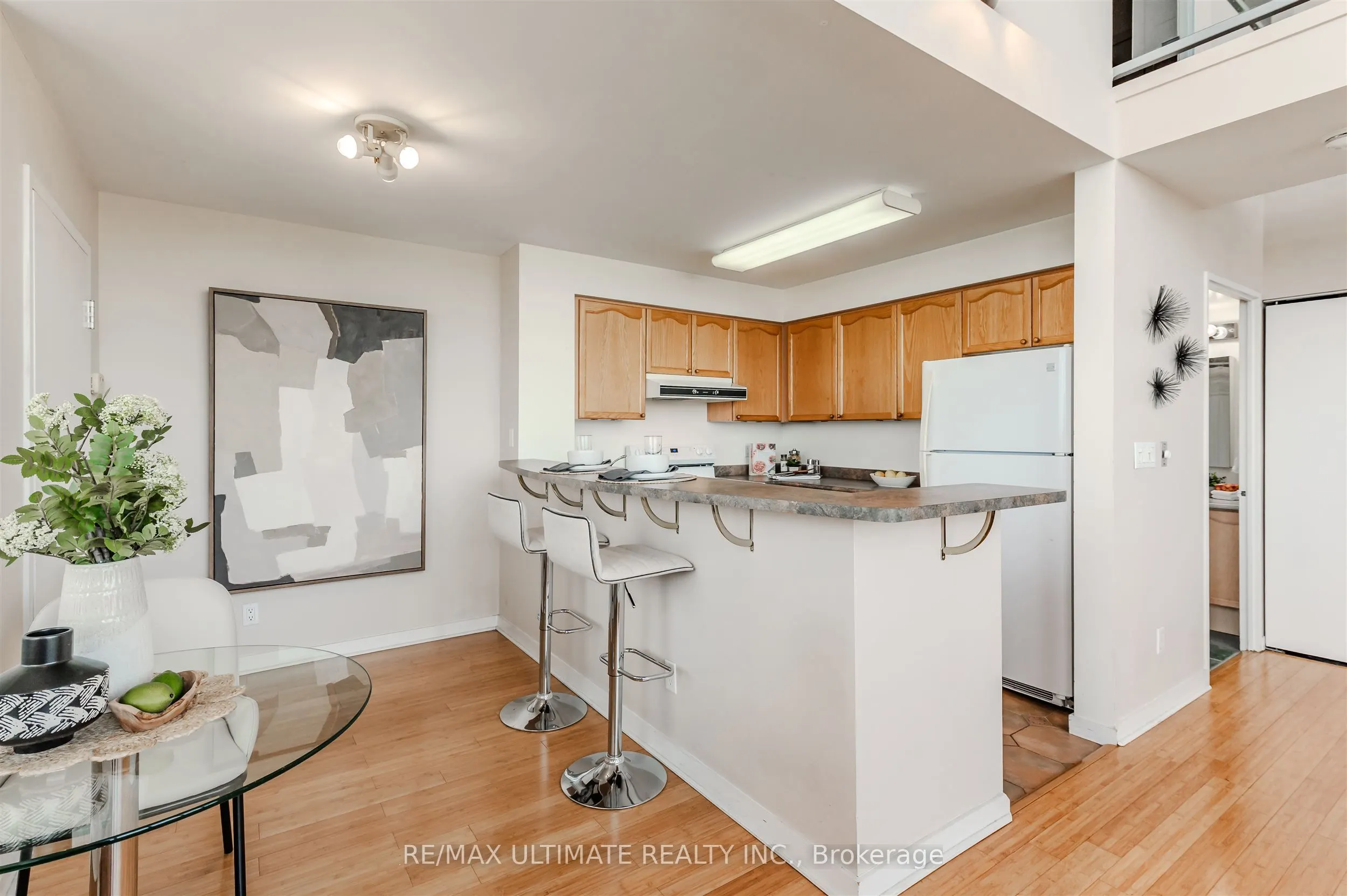 300 Manitoba Street, #301