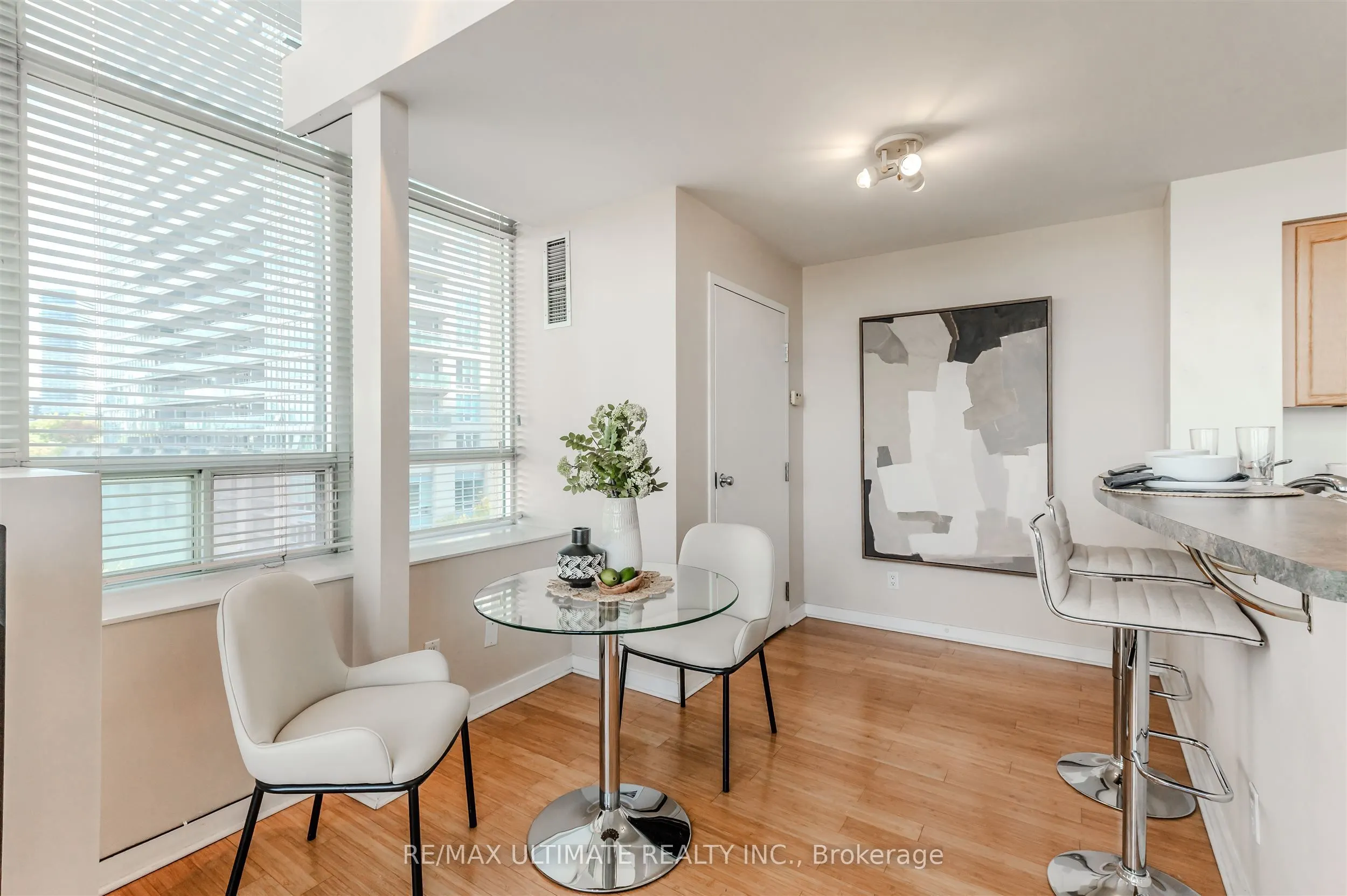 300 Manitoba Street, #301