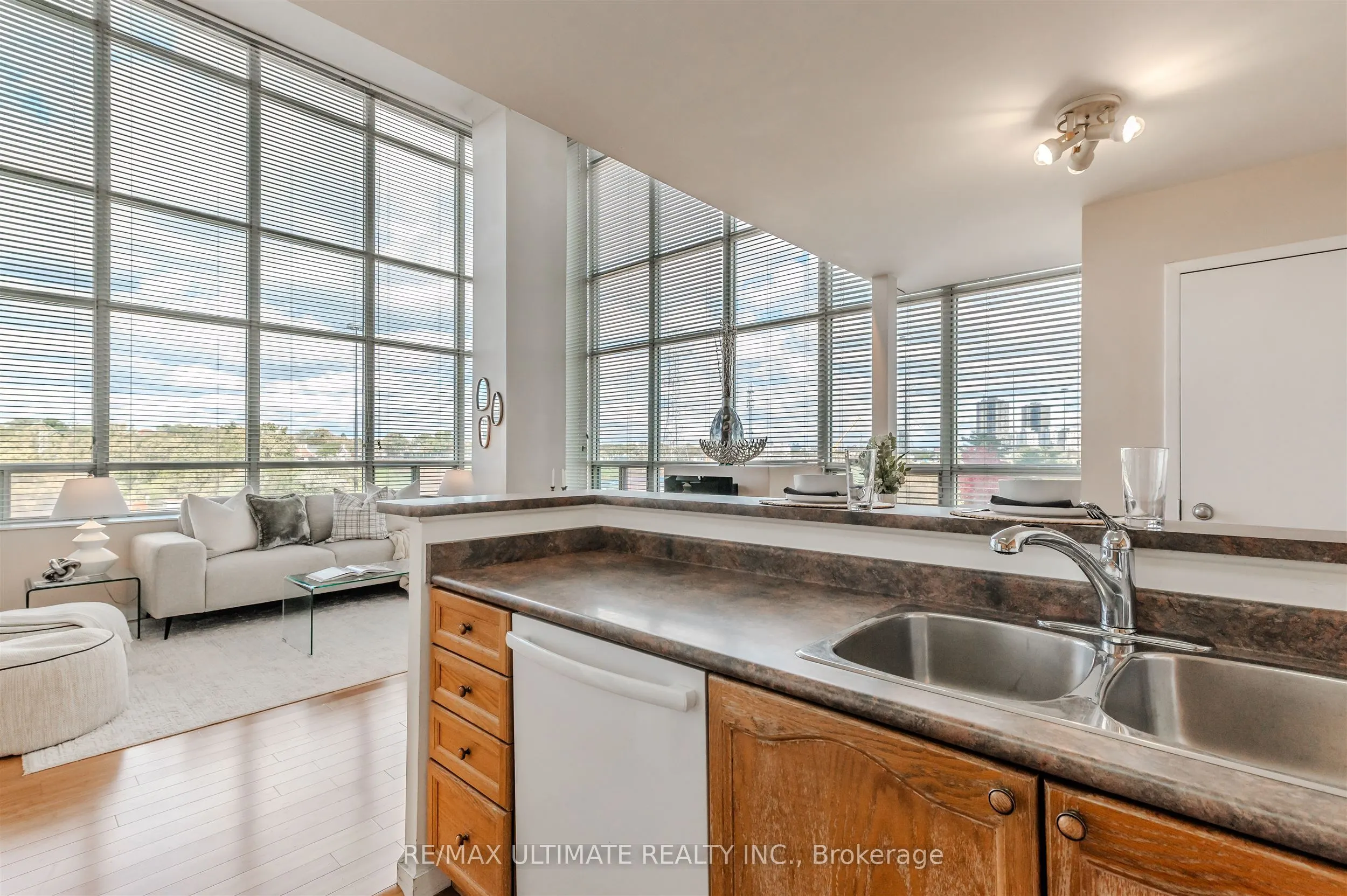 300 Manitoba Street, #301