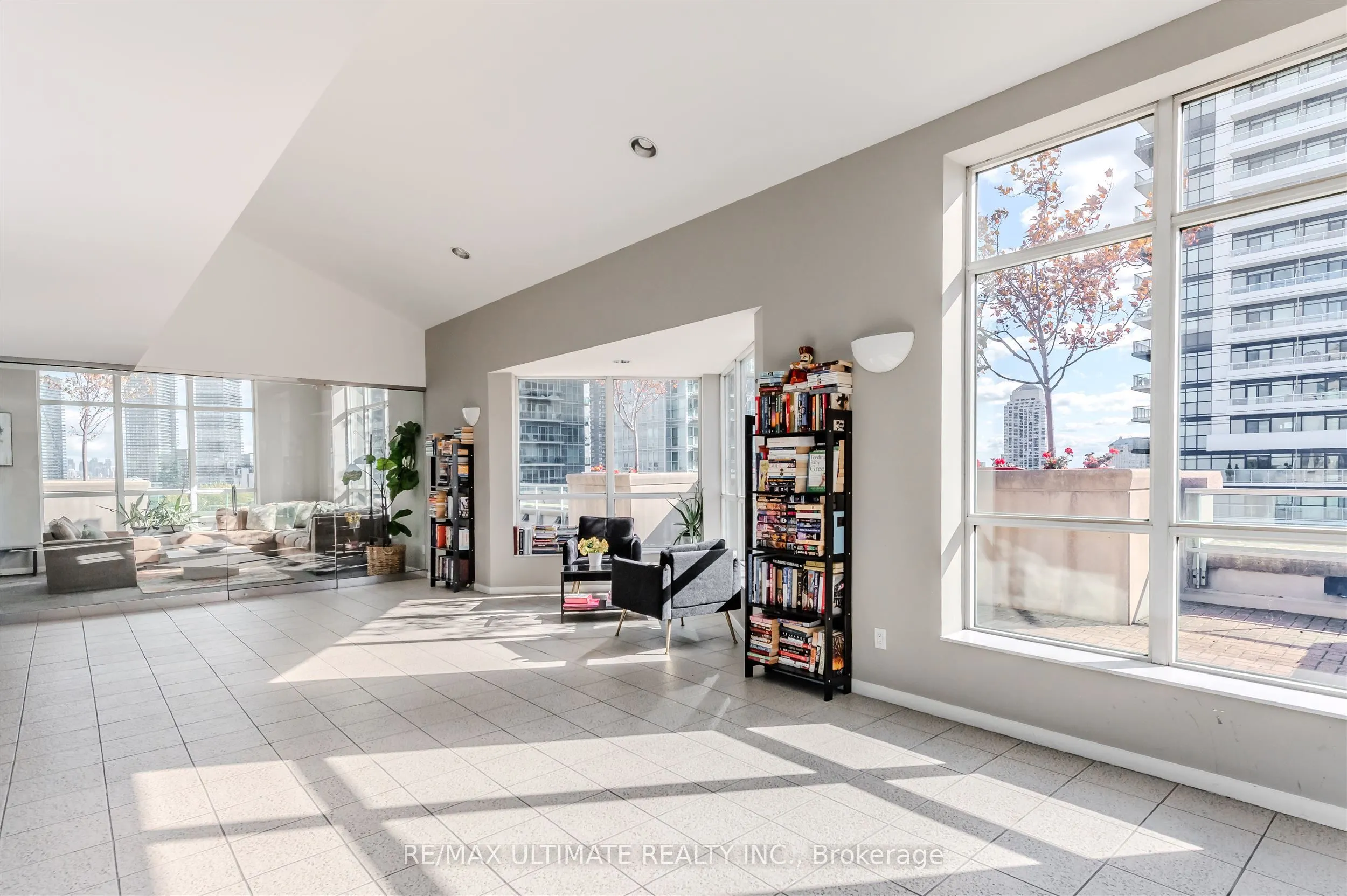 300 Manitoba Street, #301