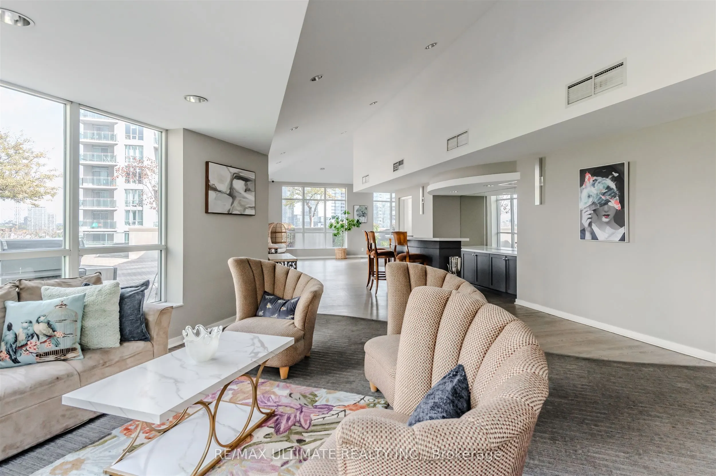 300 Manitoba Street, #301