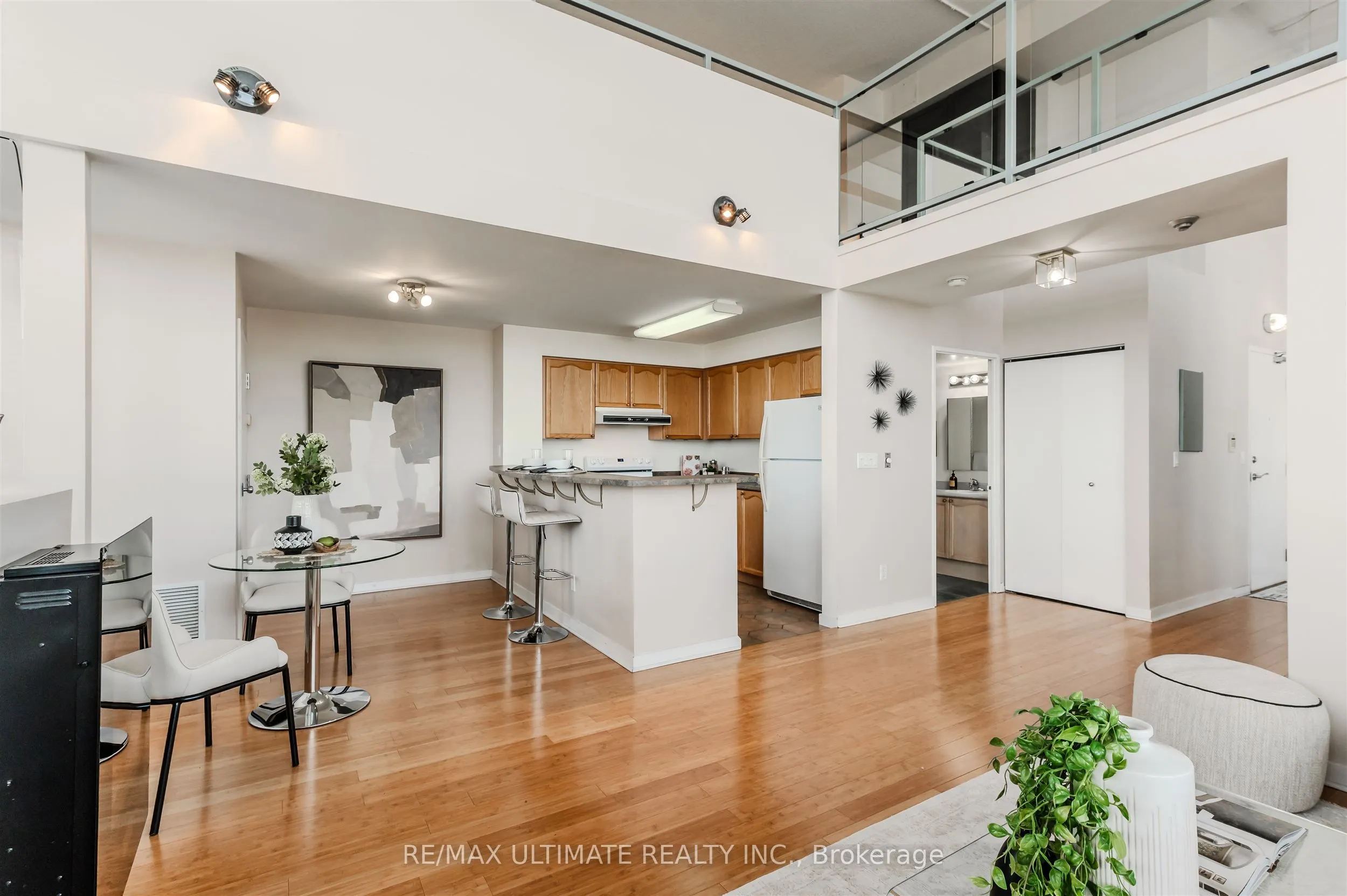 300 Manitoba Street, #301