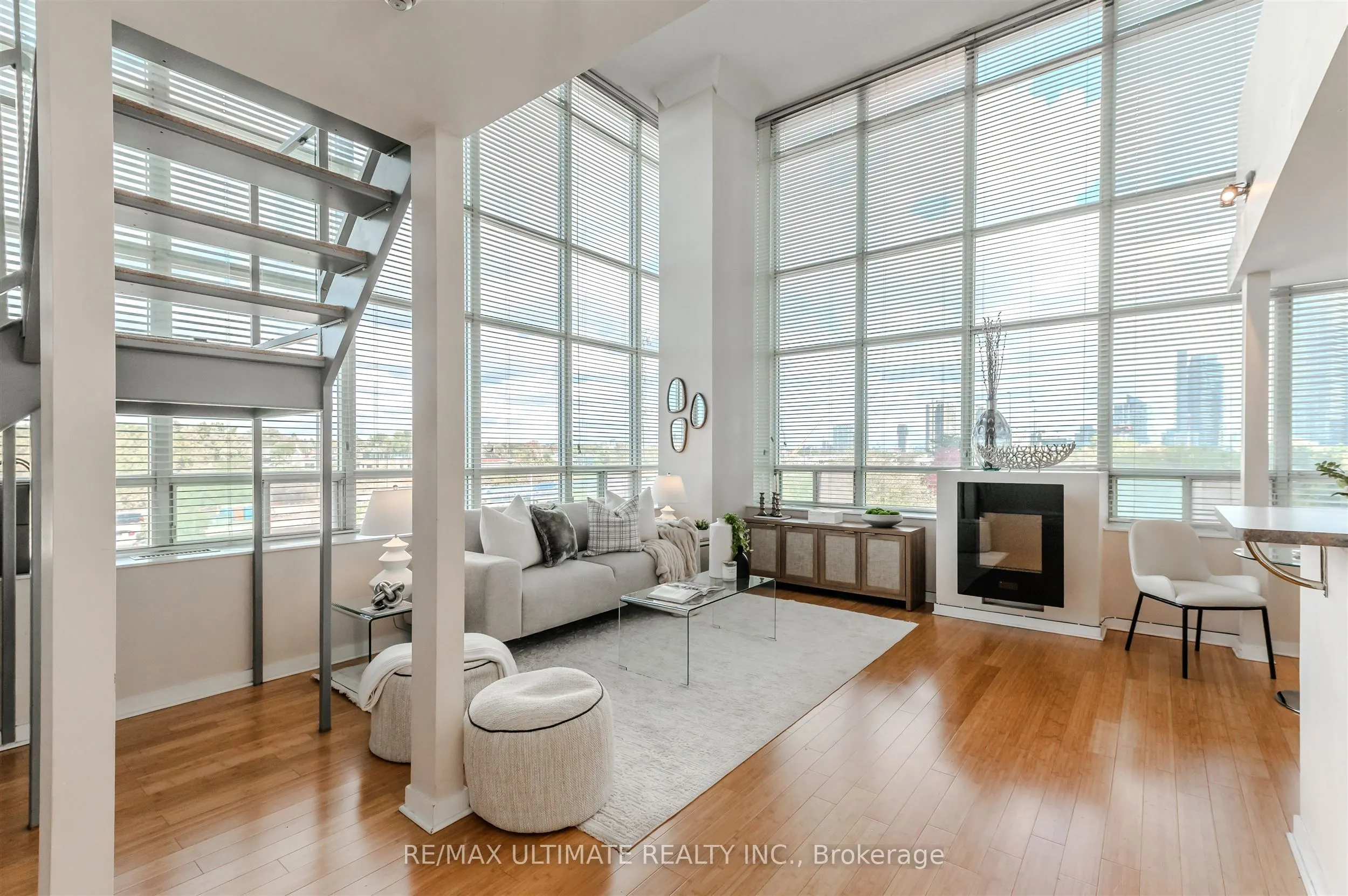 300 Manitoba Street, #301