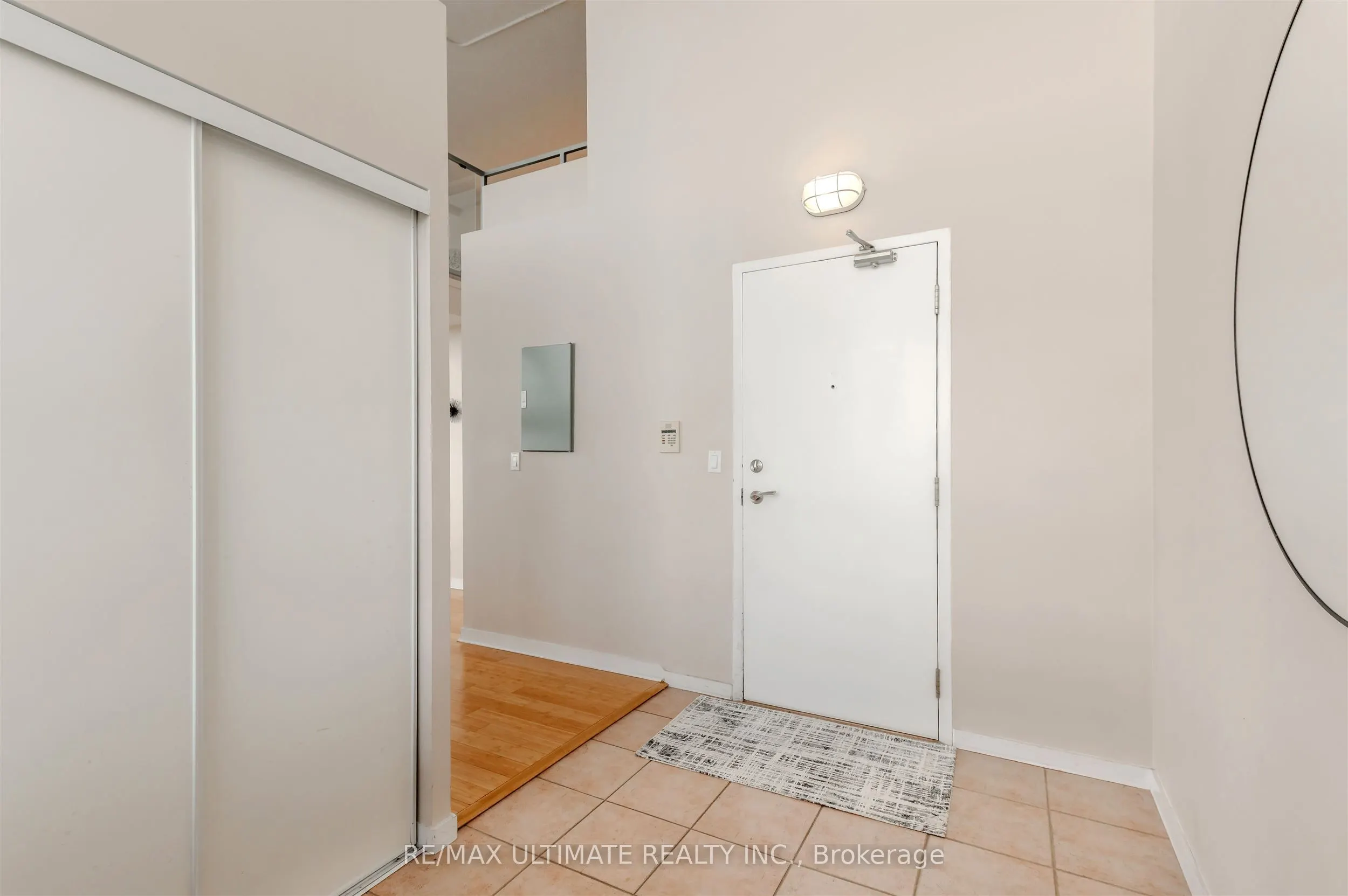 300 Manitoba Street, #301