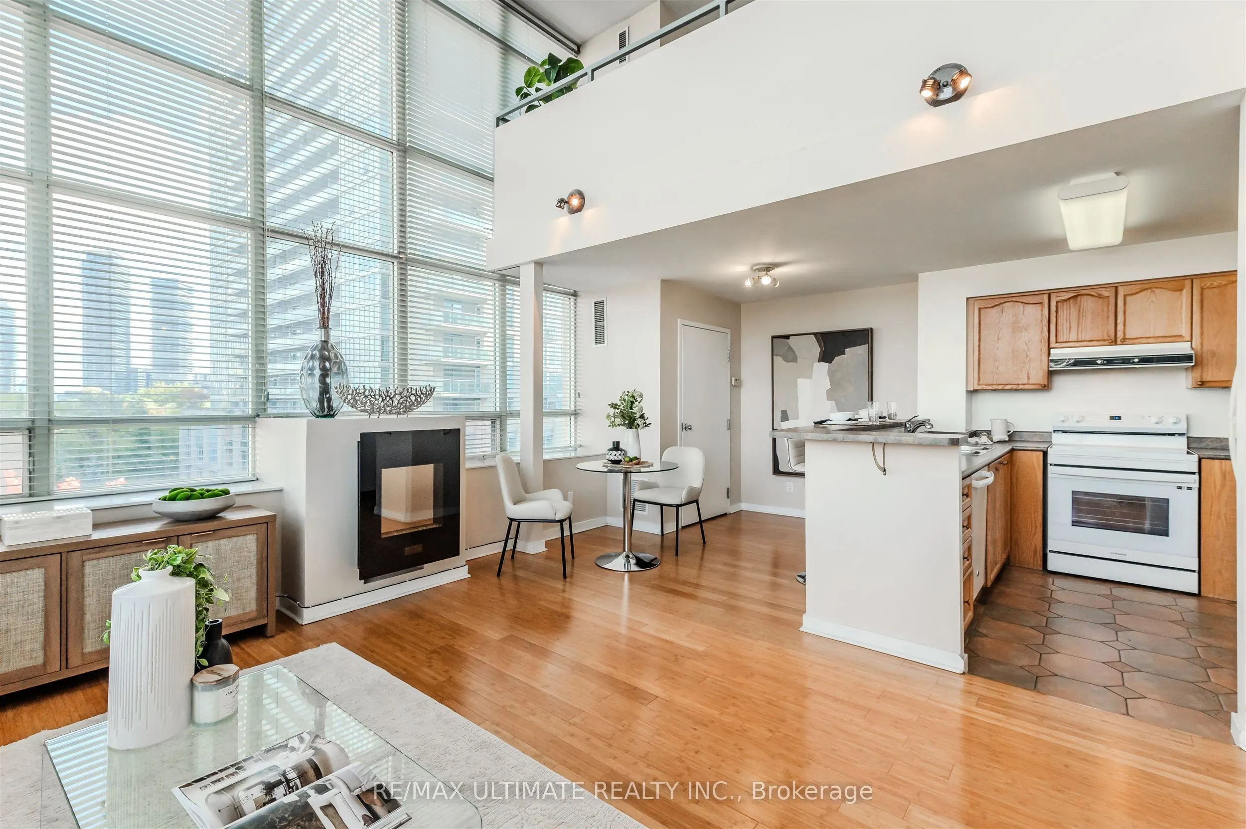 300 Manitoba Street, #301