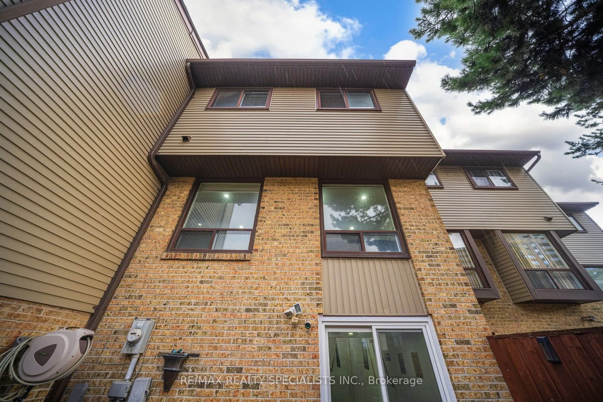 22 Carleton Place, #22