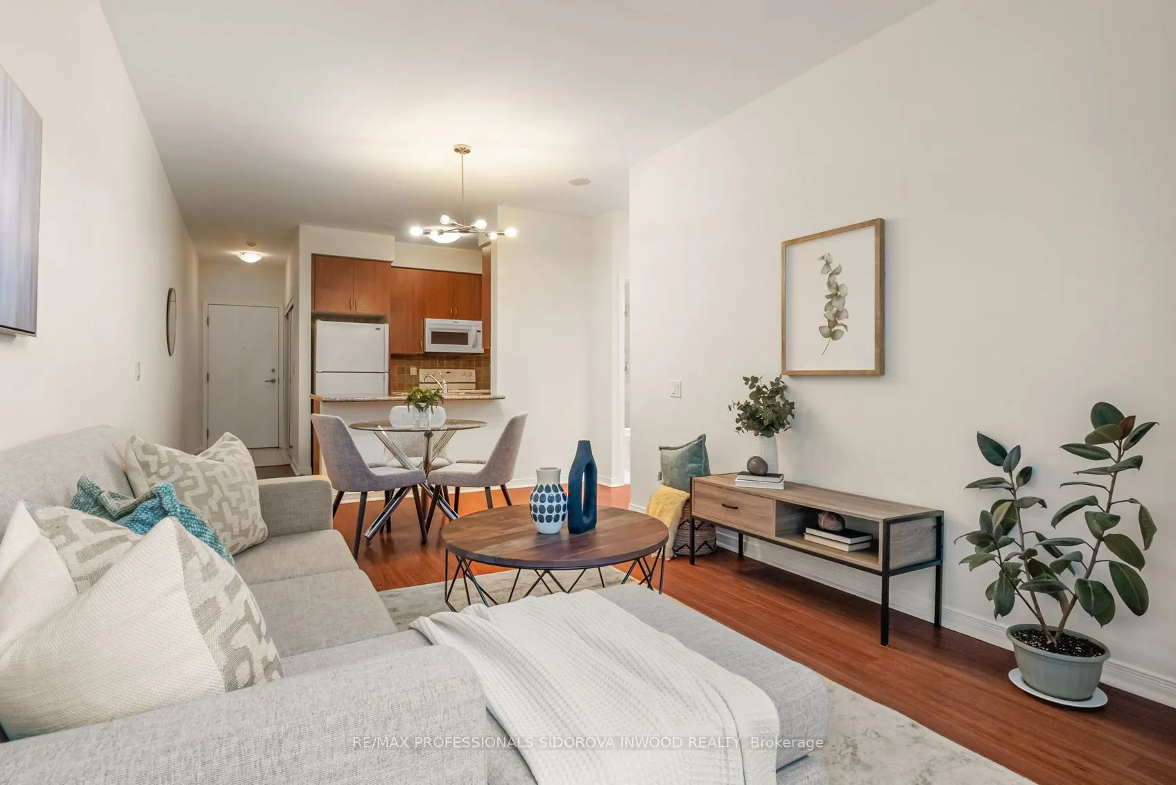 61 Heintzman Street, #107