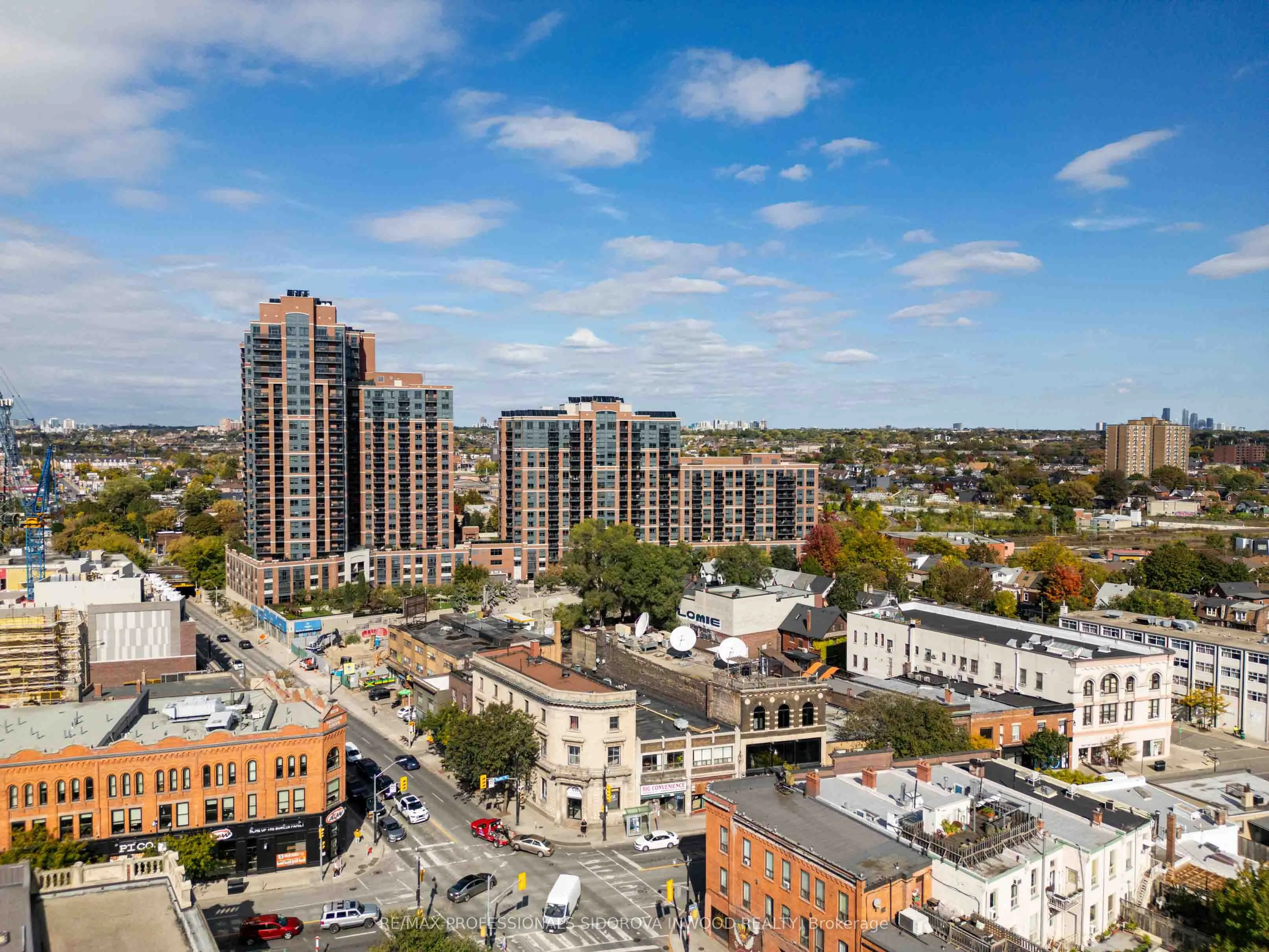 61 Heintzman Street, #107