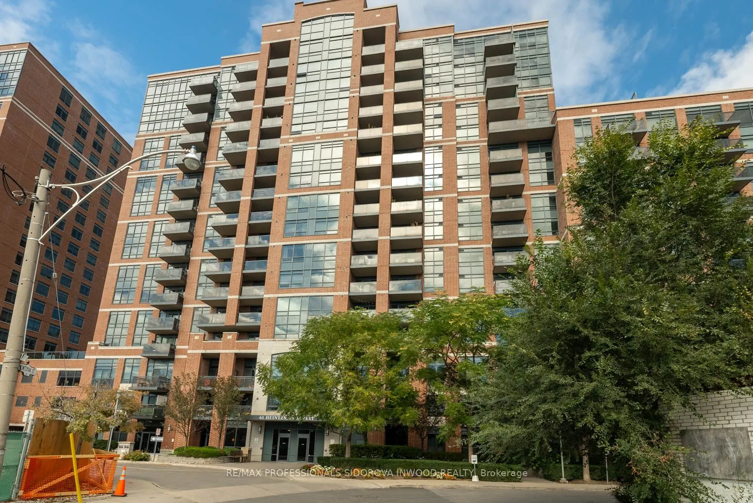 61 Heintzman Street, #107