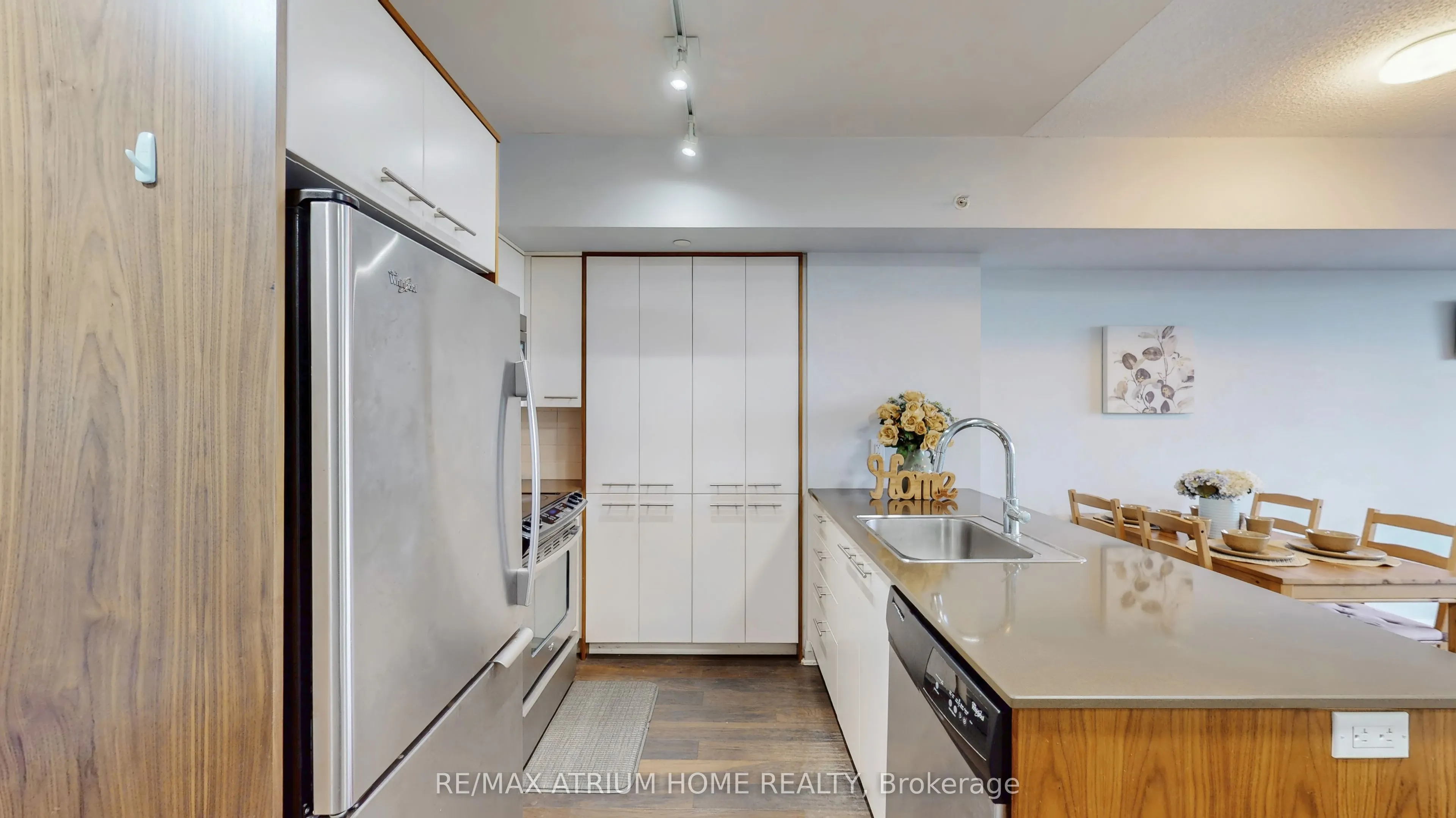 5 Valhalla Inn Road, #1803