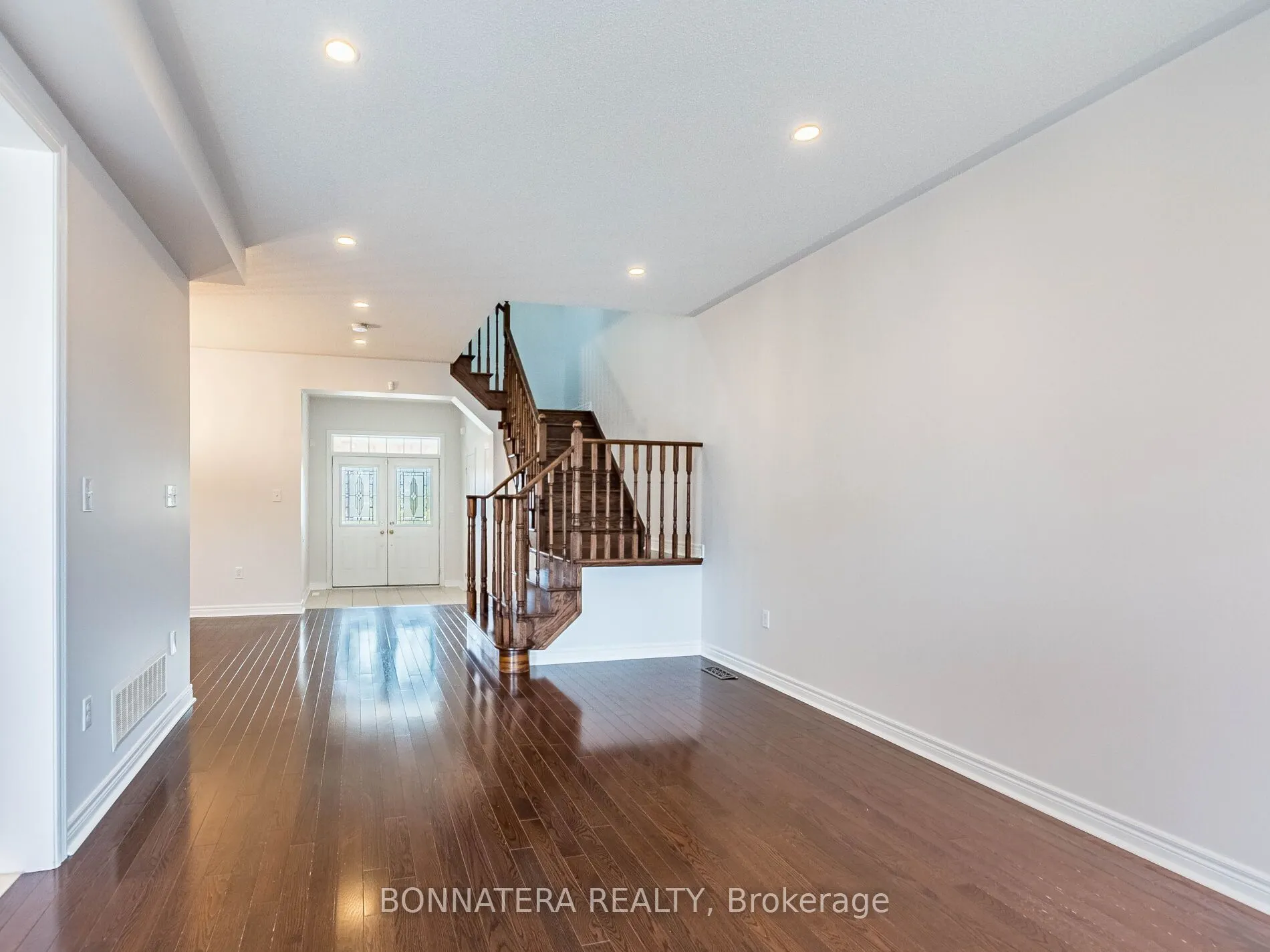 3275 Stalybridge Drive, #19