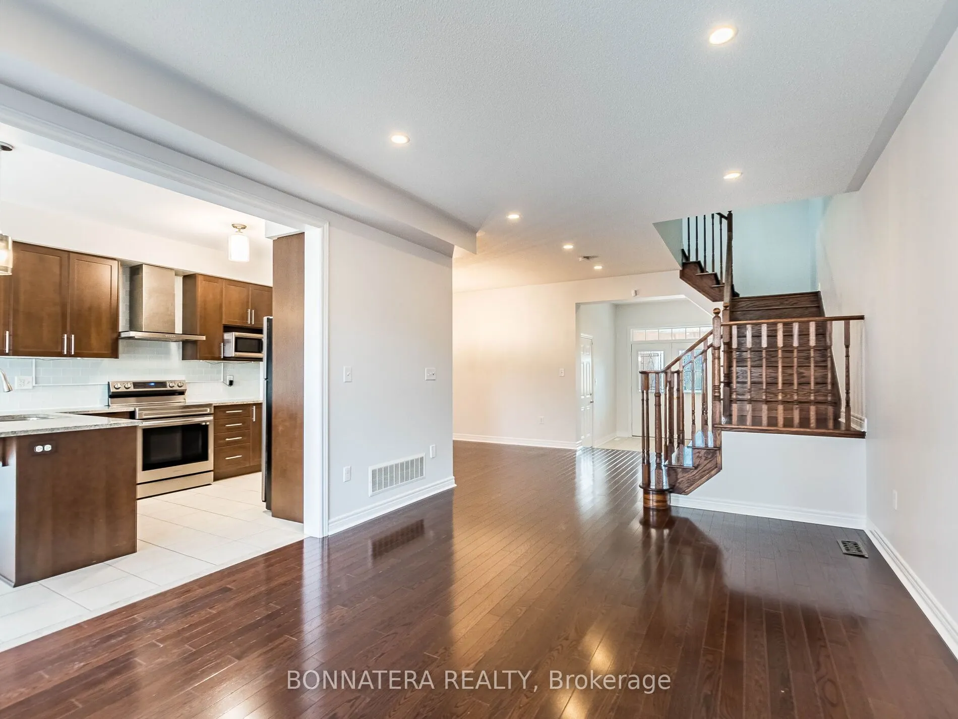 3275 Stalybridge Drive, #19