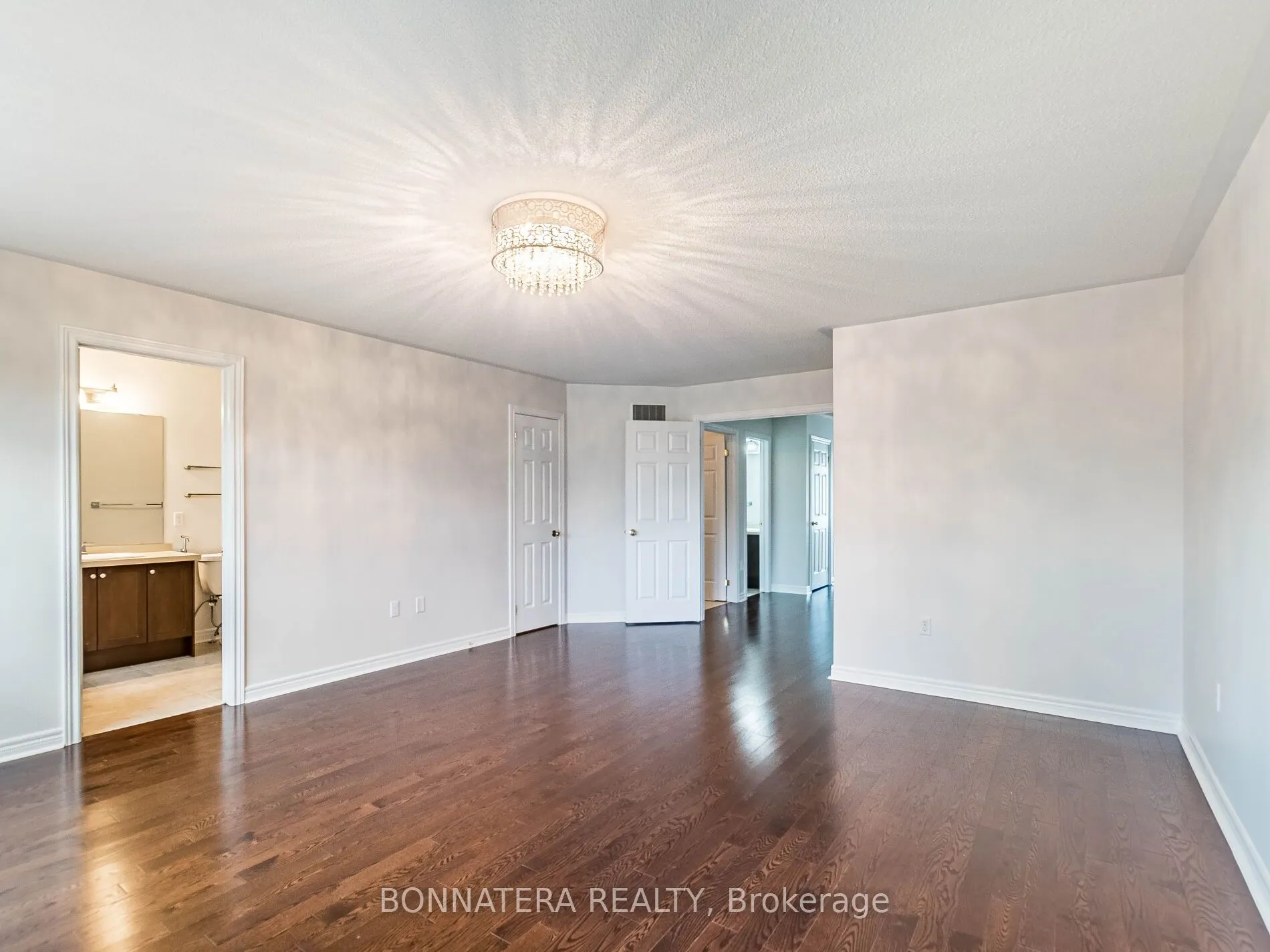 3275 Stalybridge Drive, #19