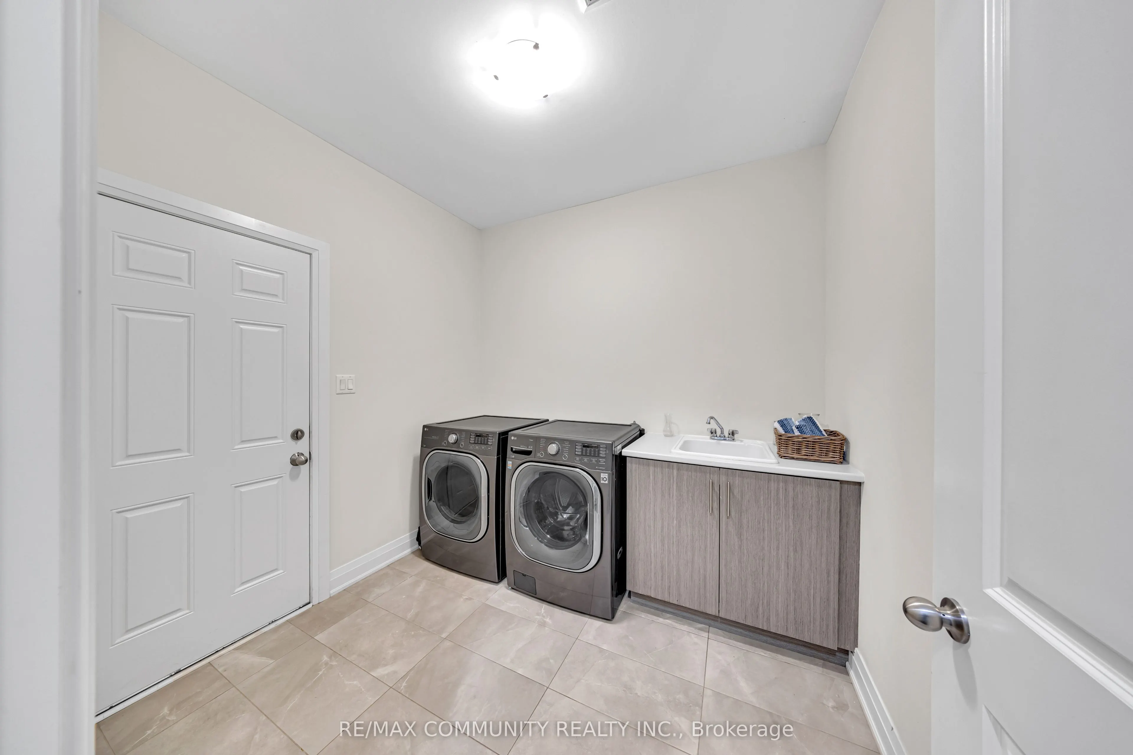 209 Castle Oaks Crossing