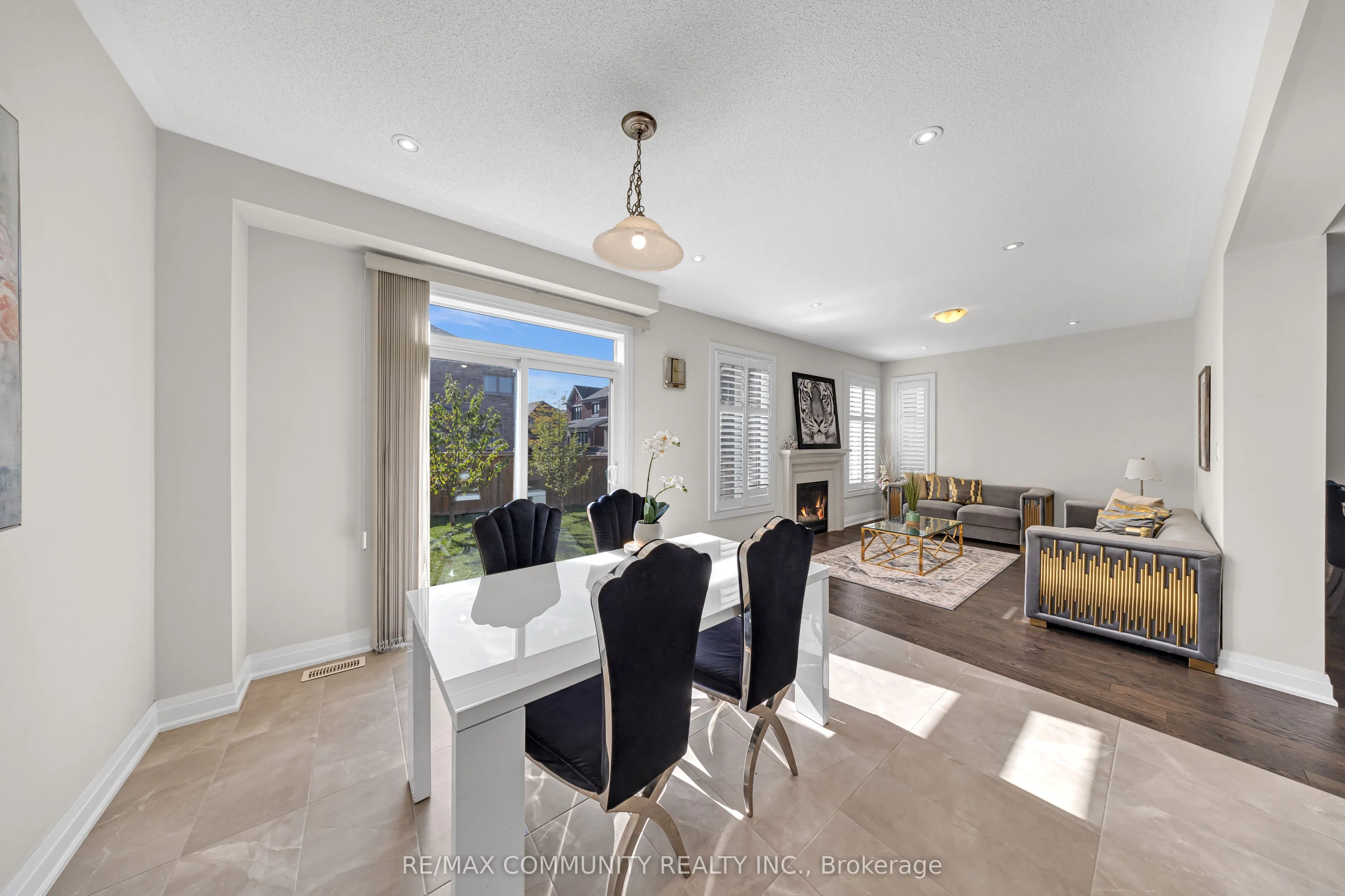 209 Castle Oaks Crossing