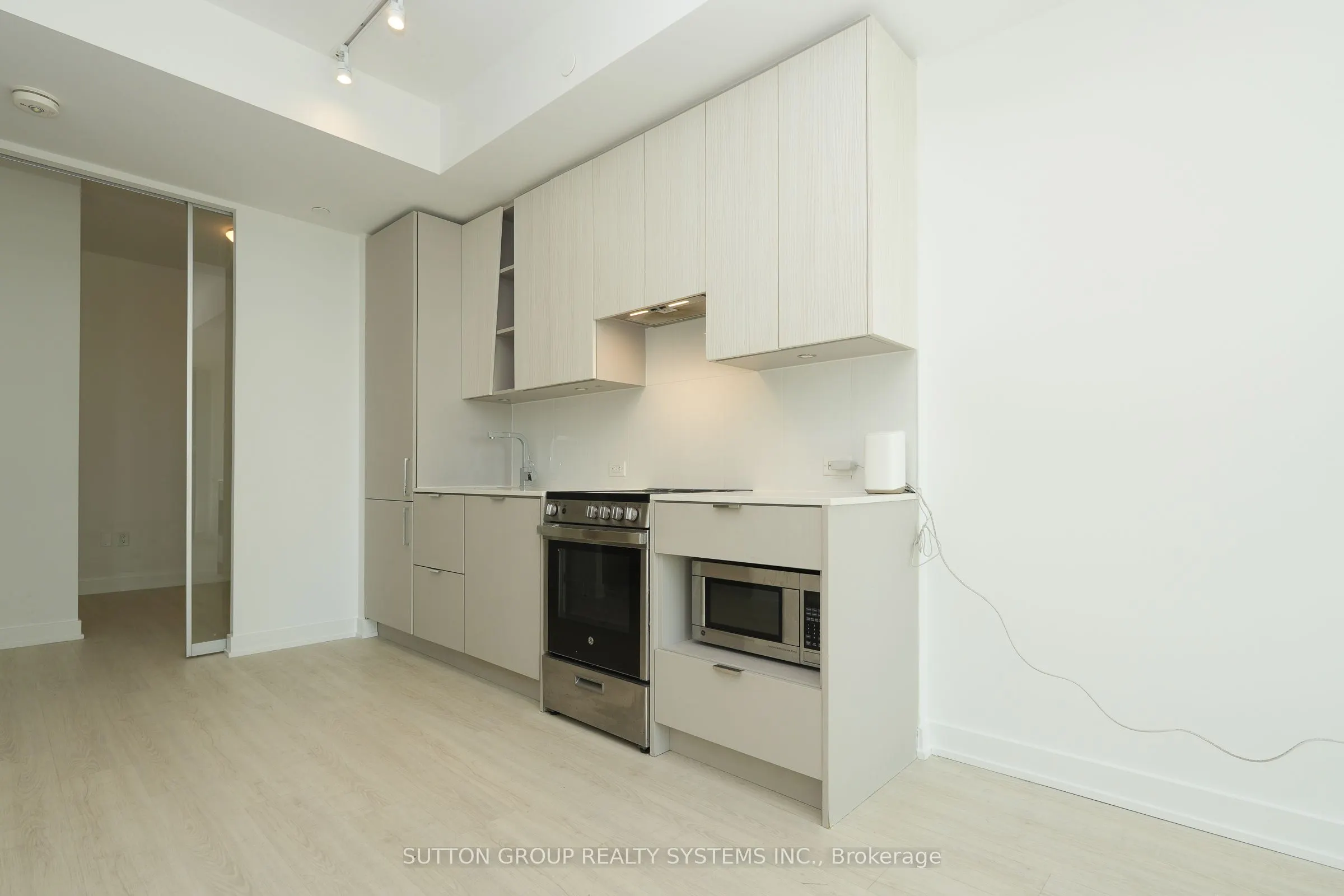 3883 Quartz Road, #520