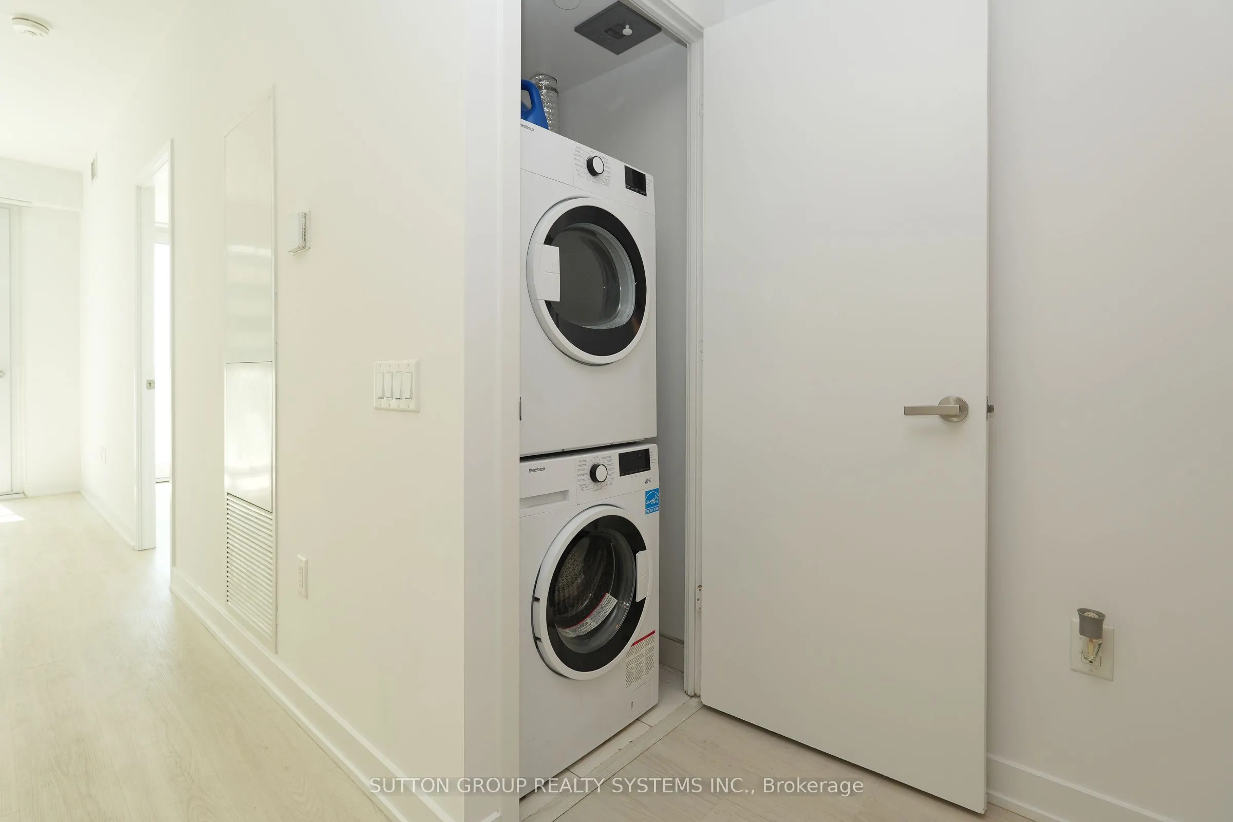 3883 Quartz Road, #520