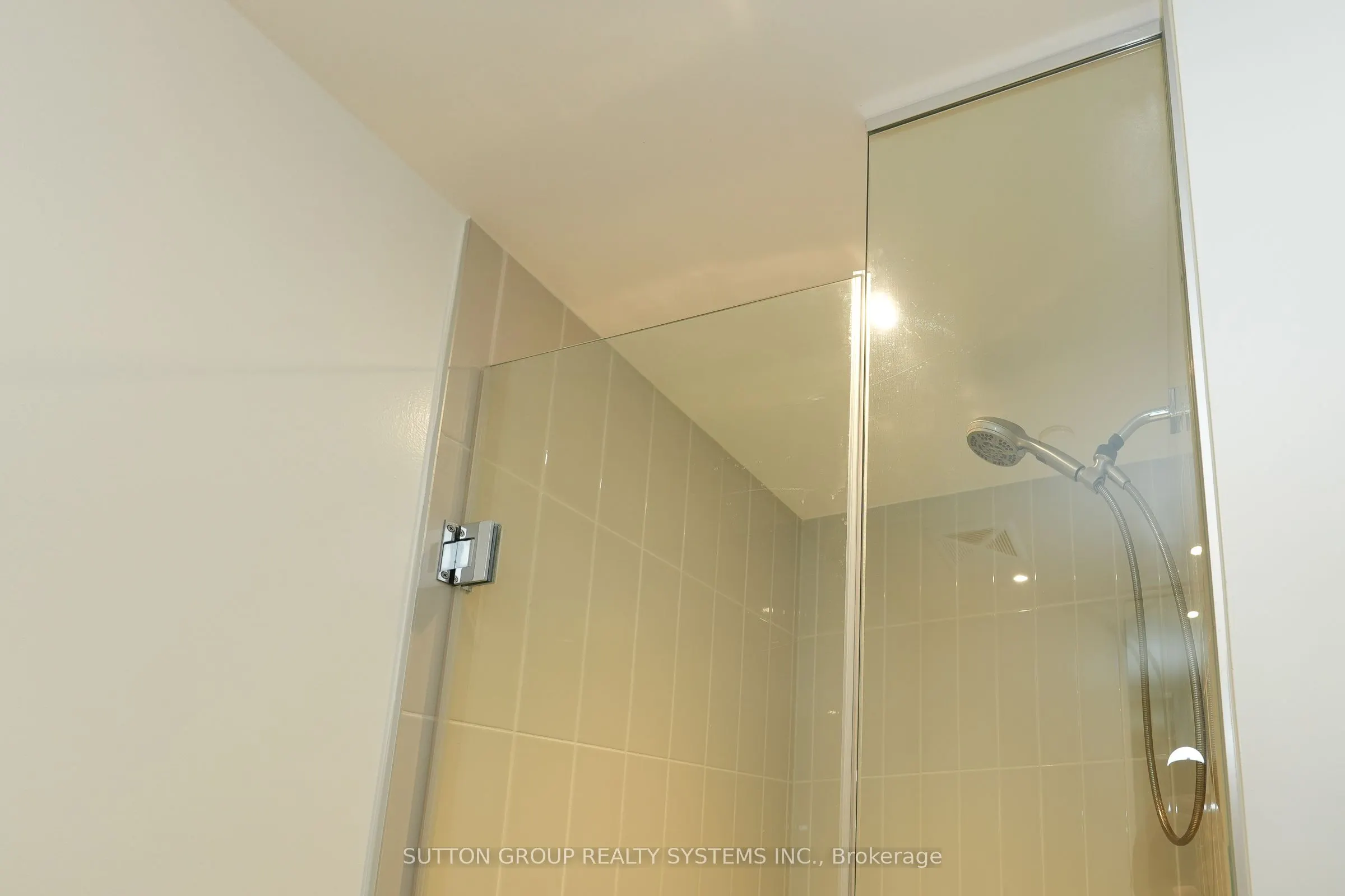 3883 Quartz Road, #520