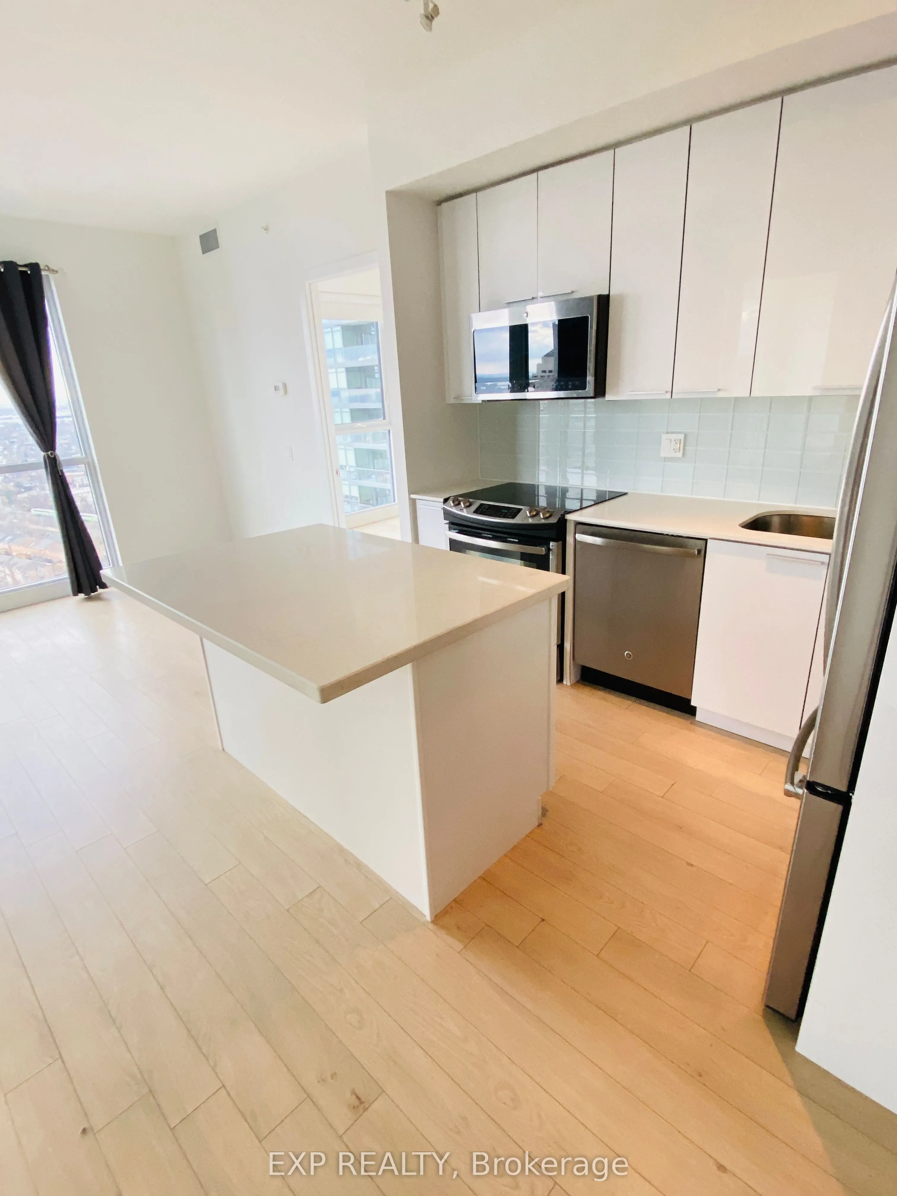 10 Park Lawn Road, #3004