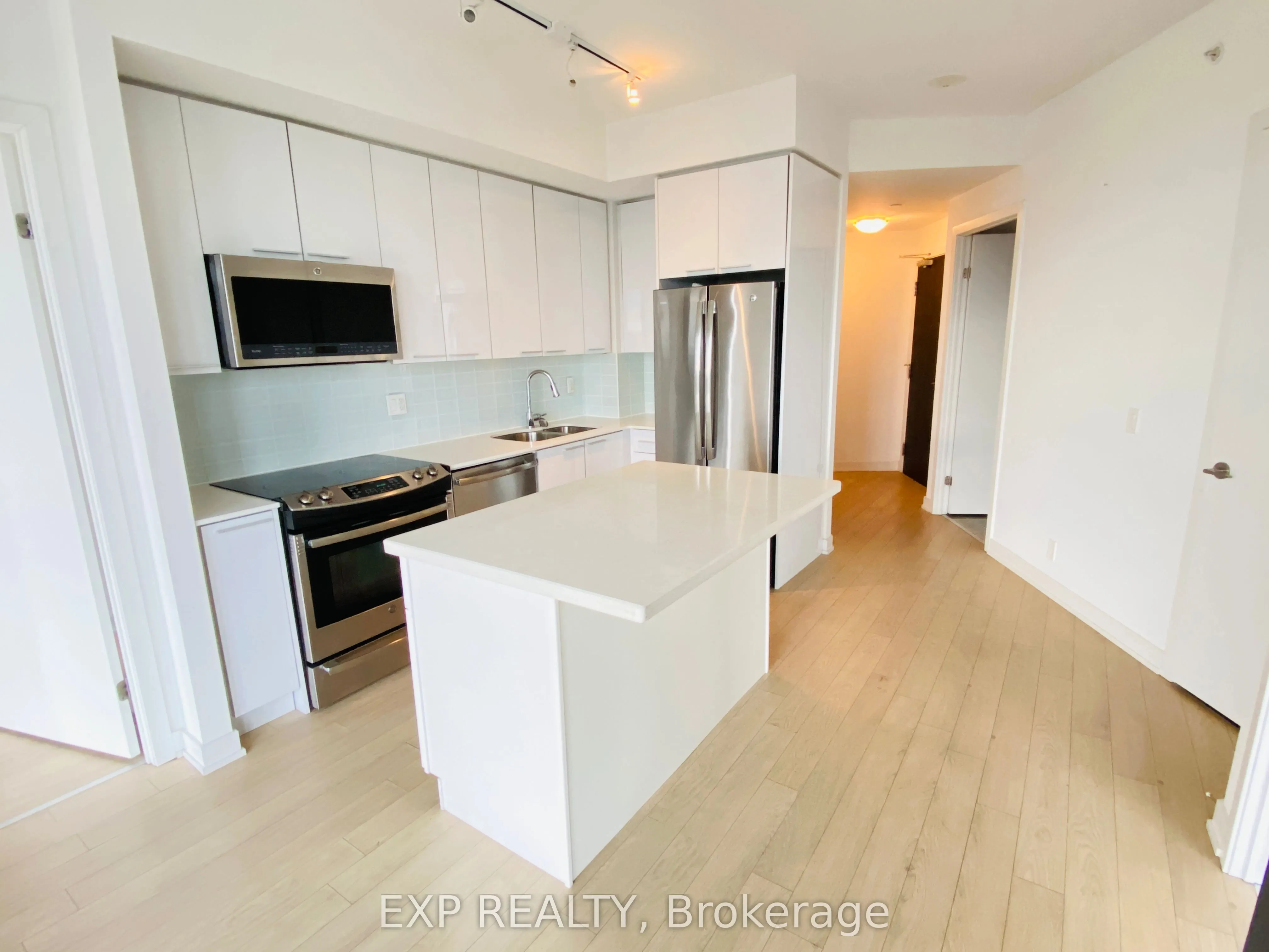 10 Park Lawn Road, #3004