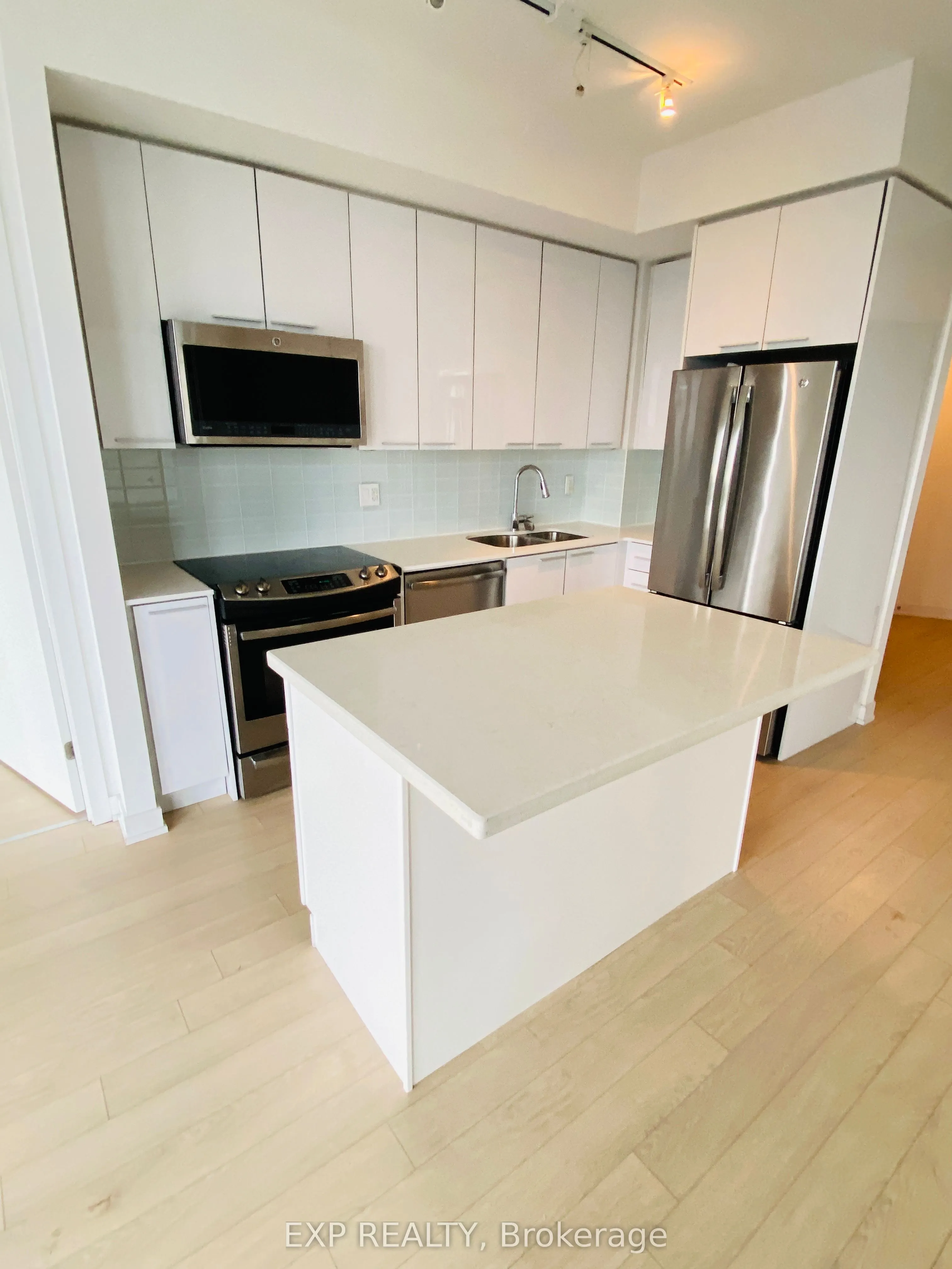 10 Park Lawn Road, #3004