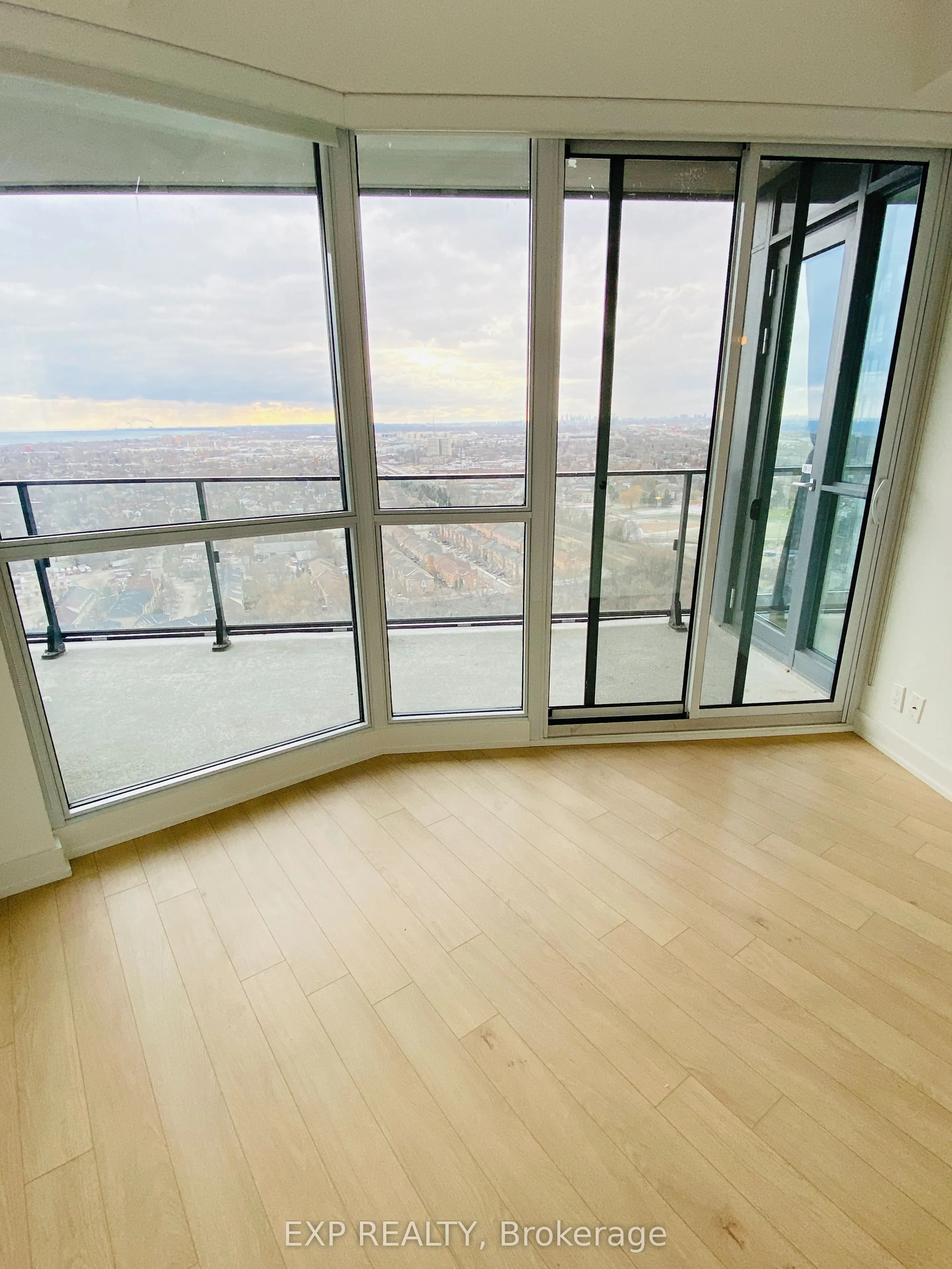 10 Park Lawn Road, #3004