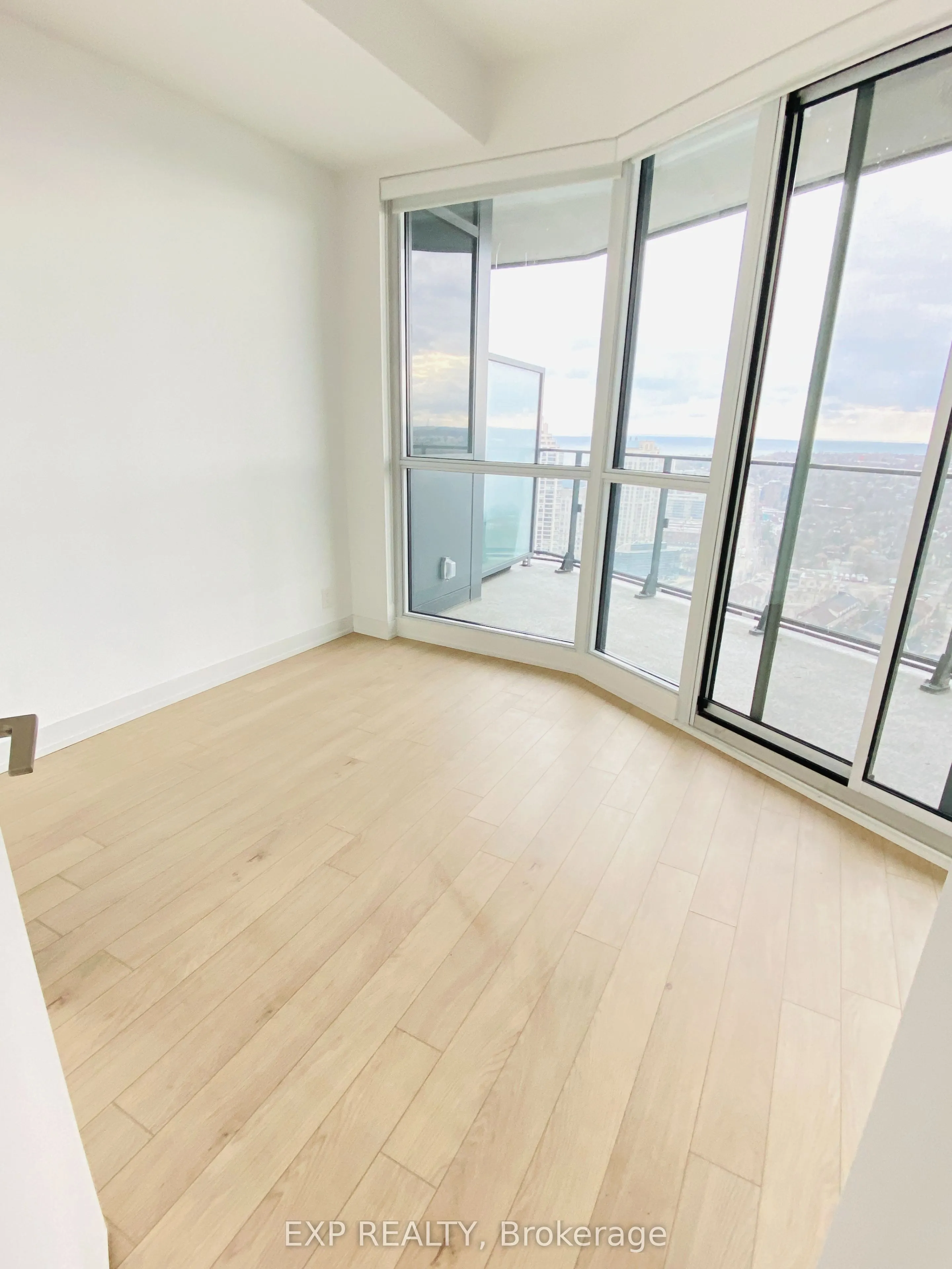 10 Park Lawn Road, #3004