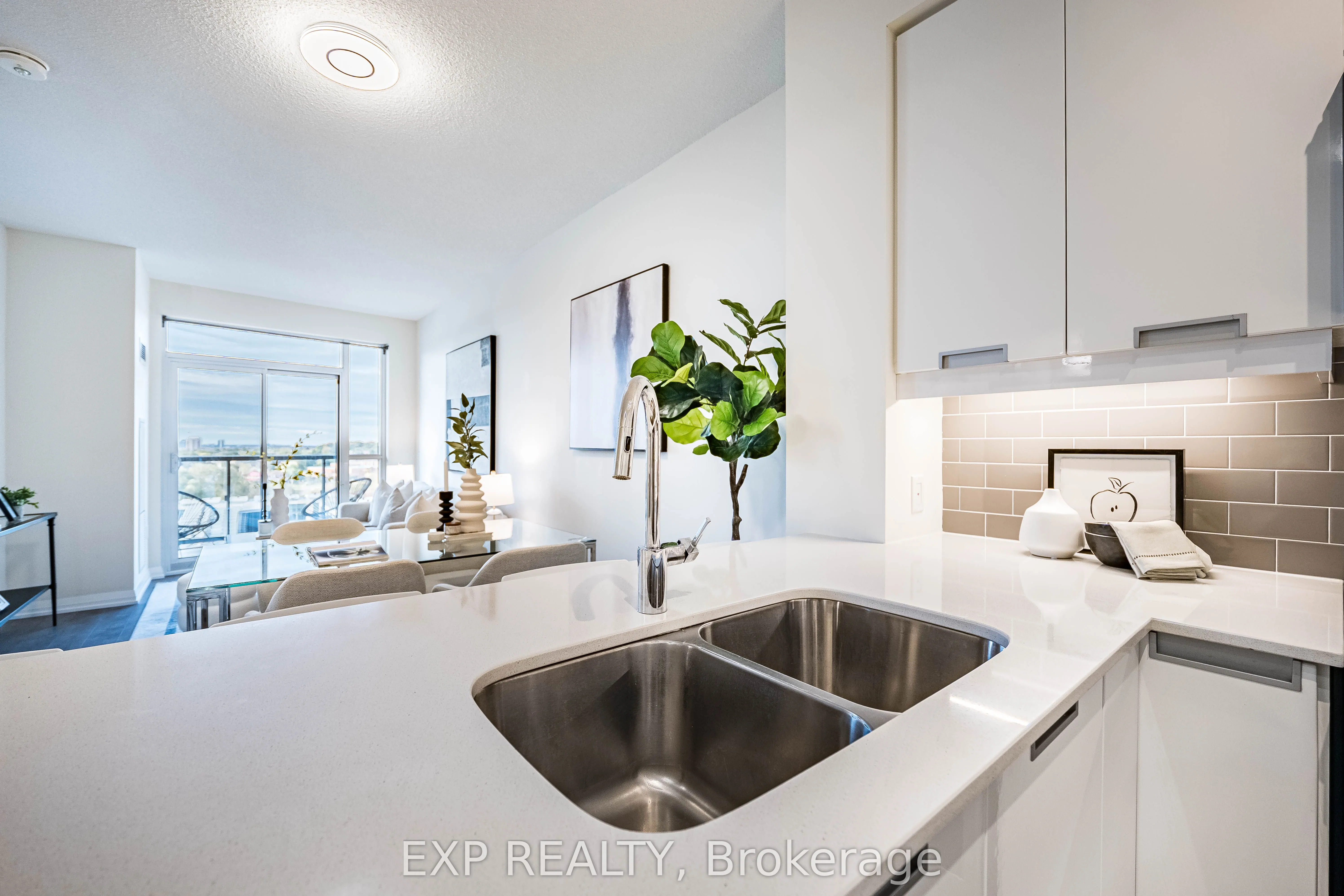 65 Watergarden Drive, #605