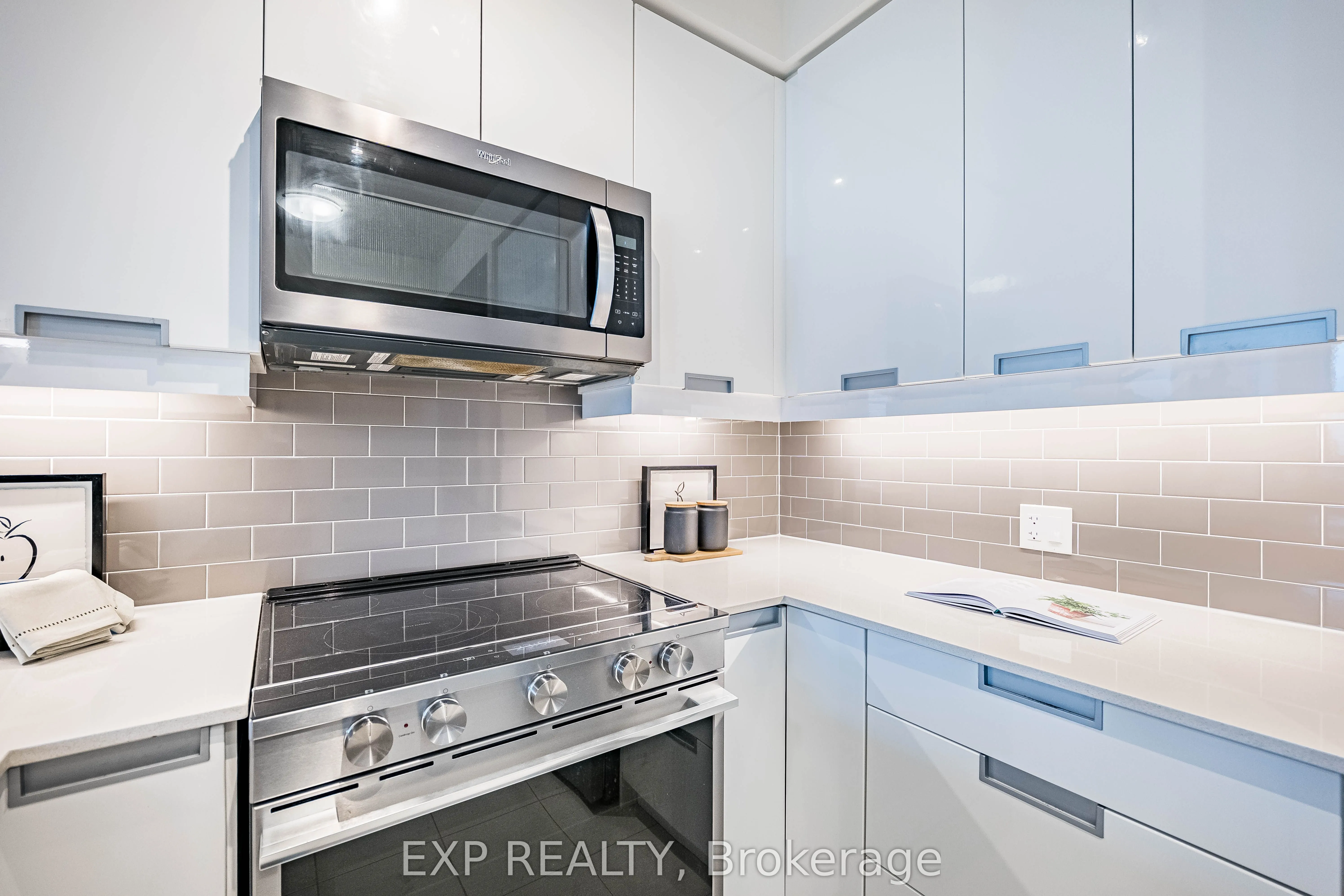 65 Watergarden Drive, #605