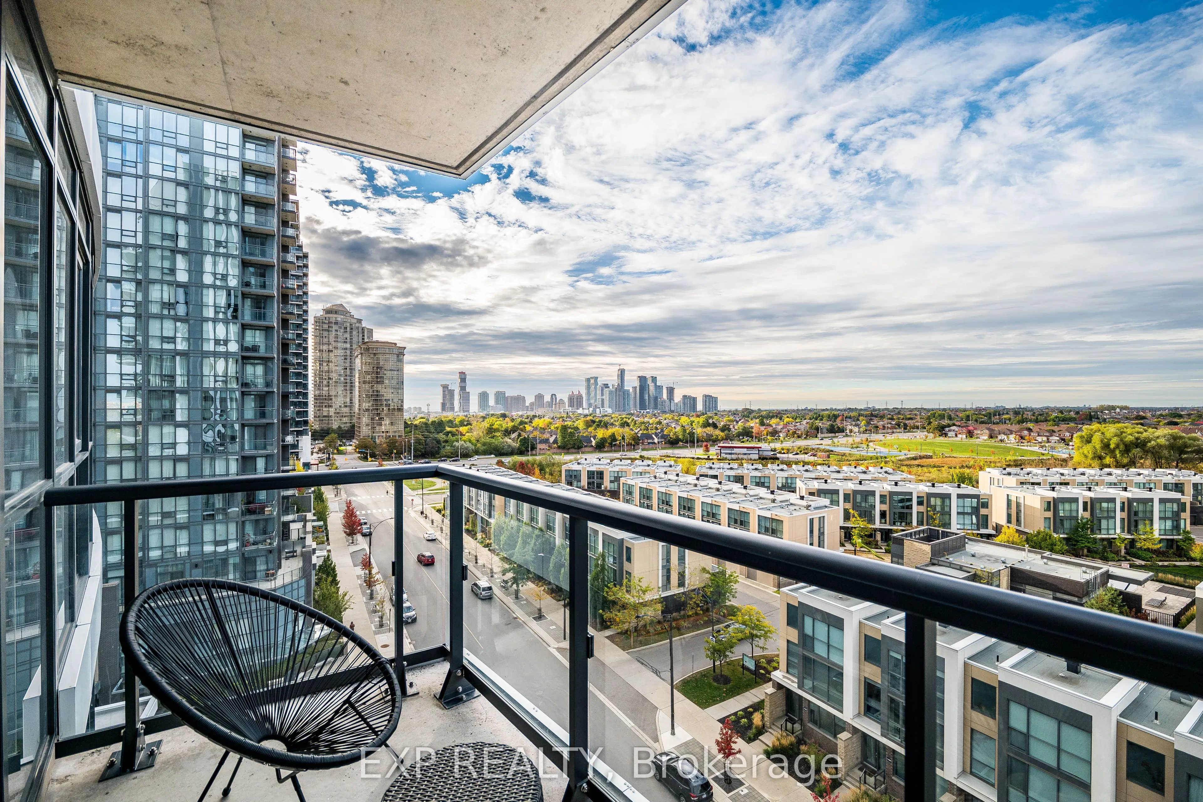 65 Watergarden Drive, #605