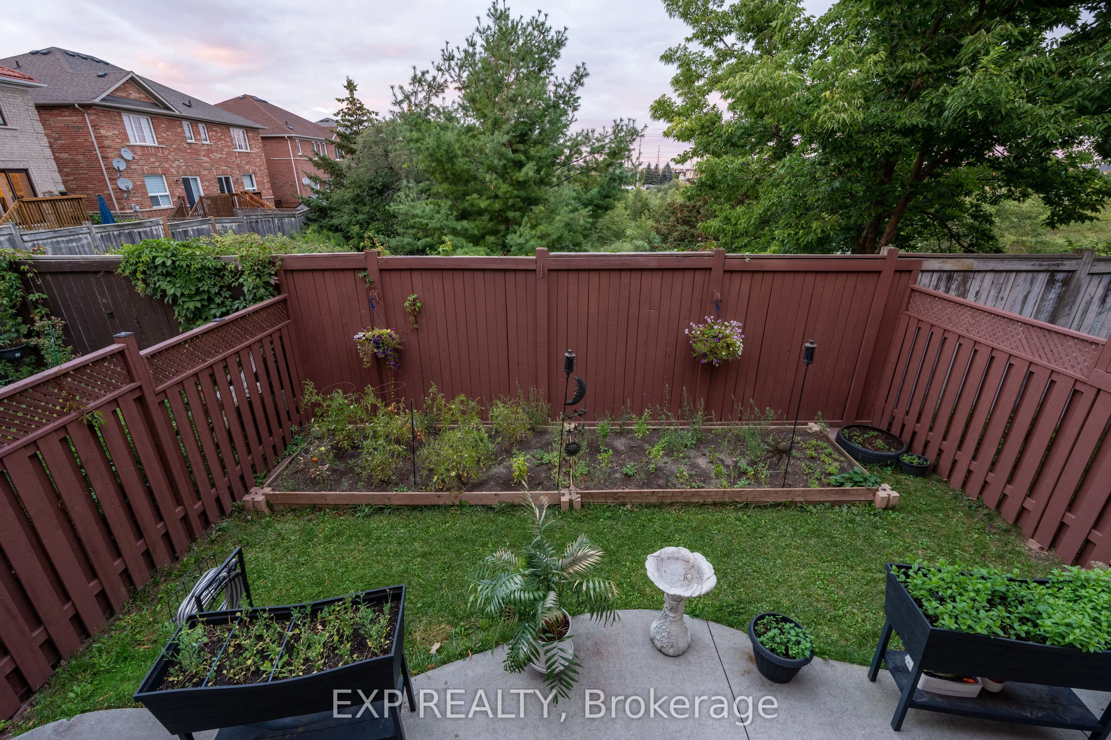 37 Farthingale Crescent