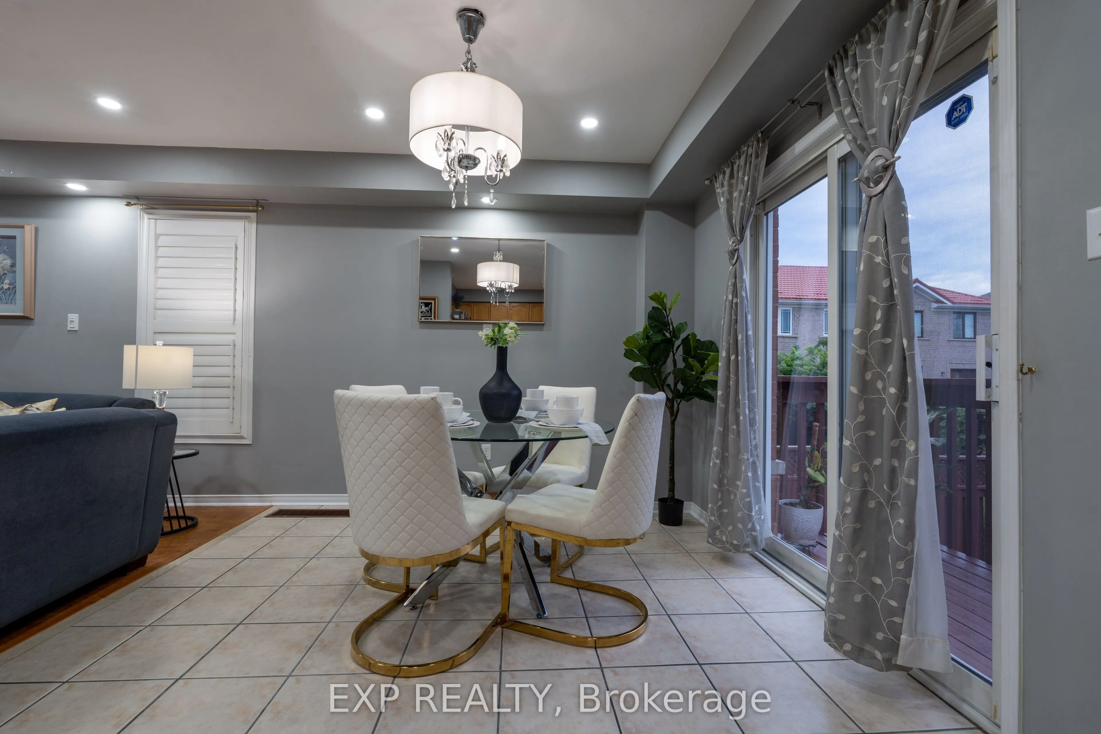 37 Farthingale Crescent