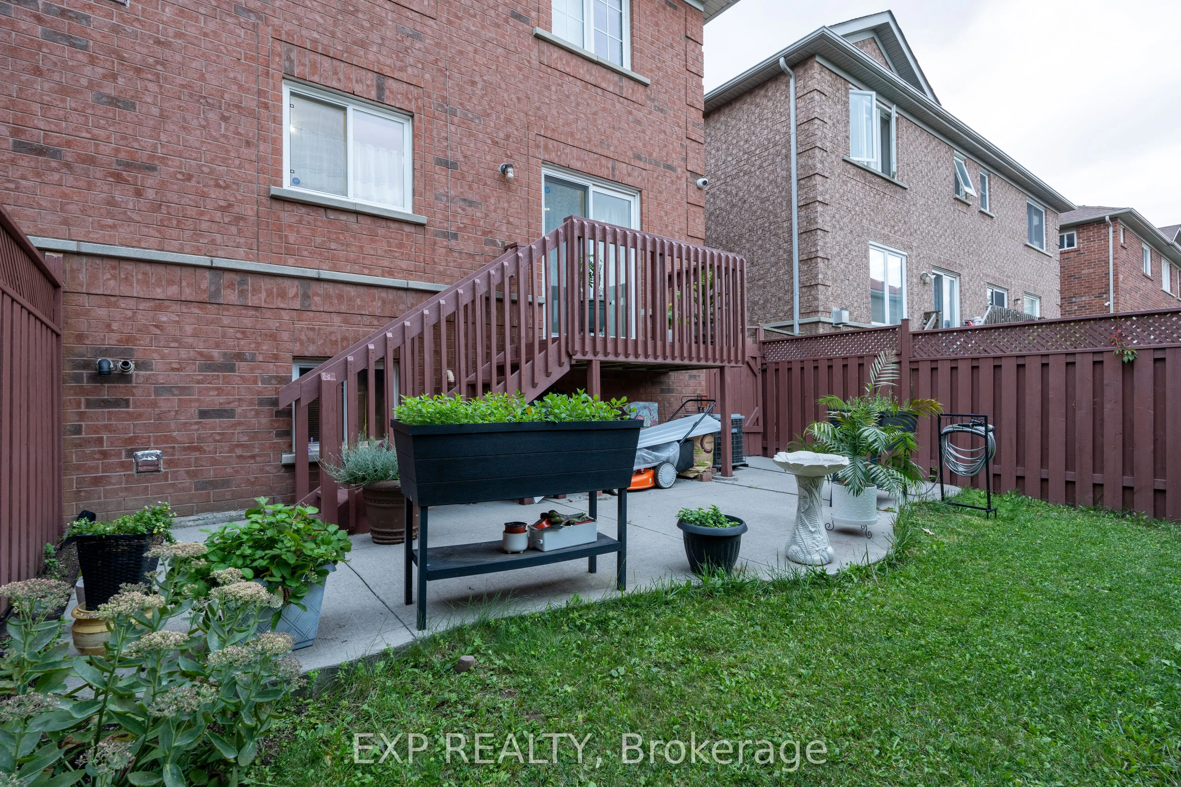 37 Farthingale Crescent