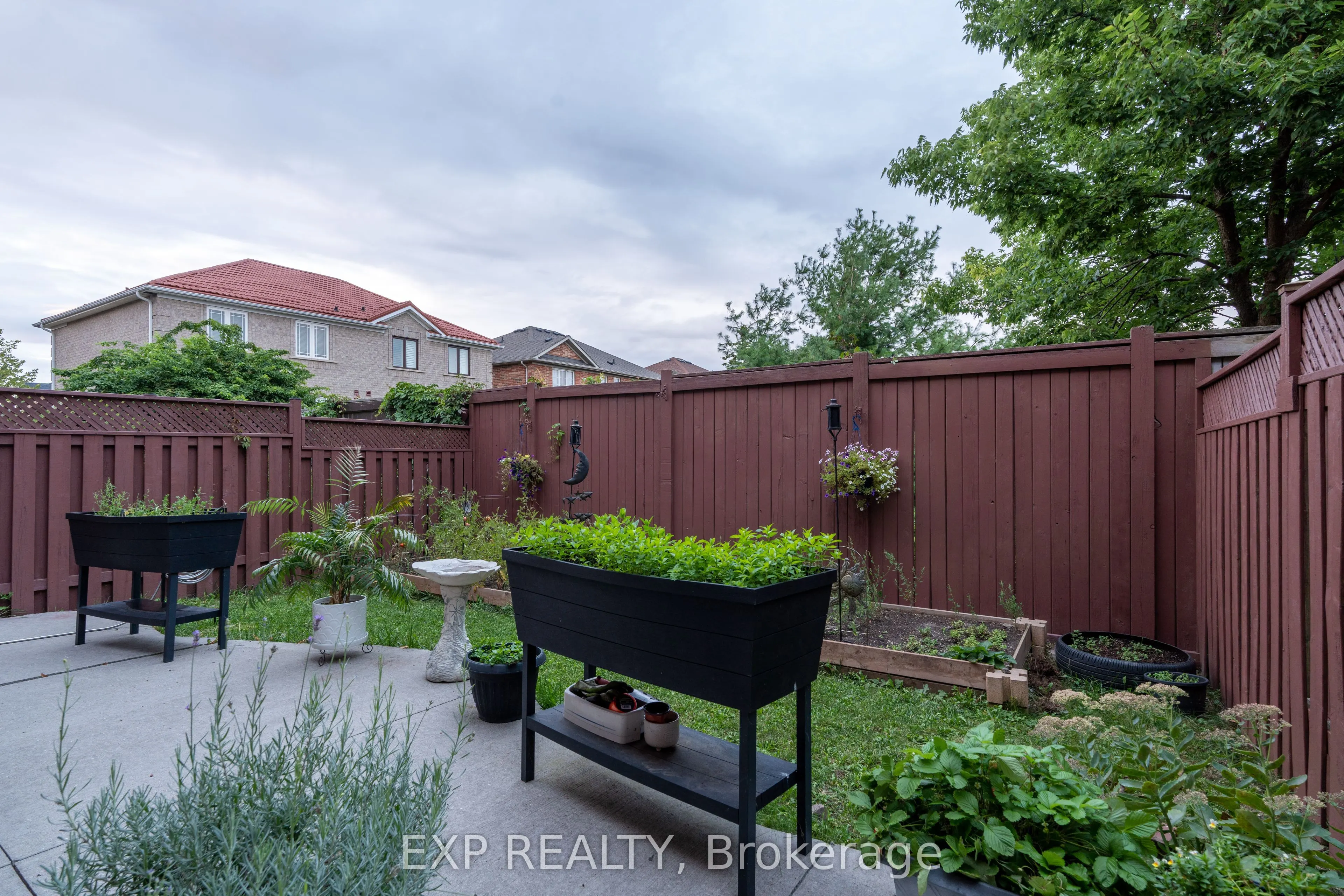 37 Farthingale Crescent