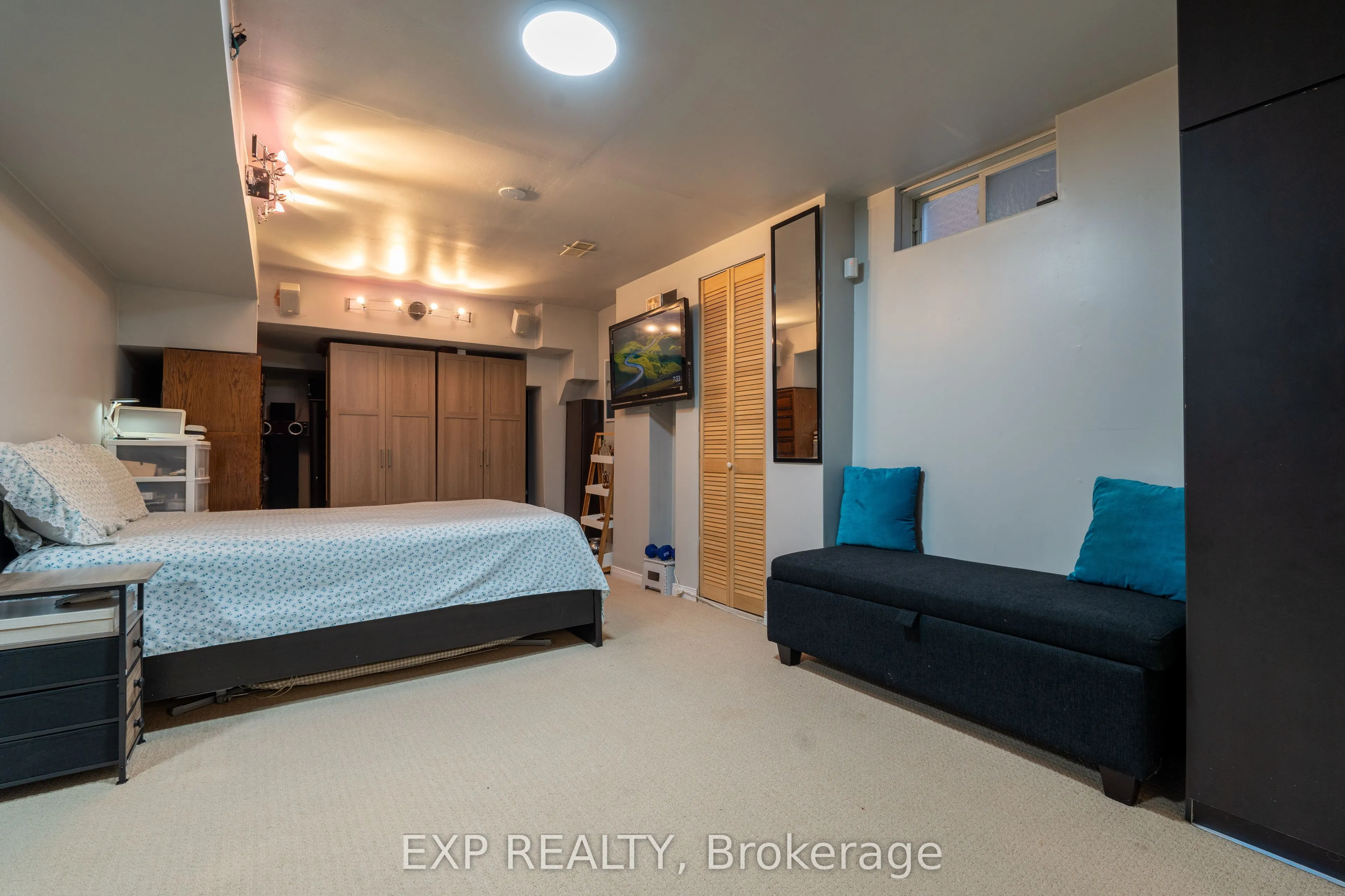 37 Farthingale Crescent