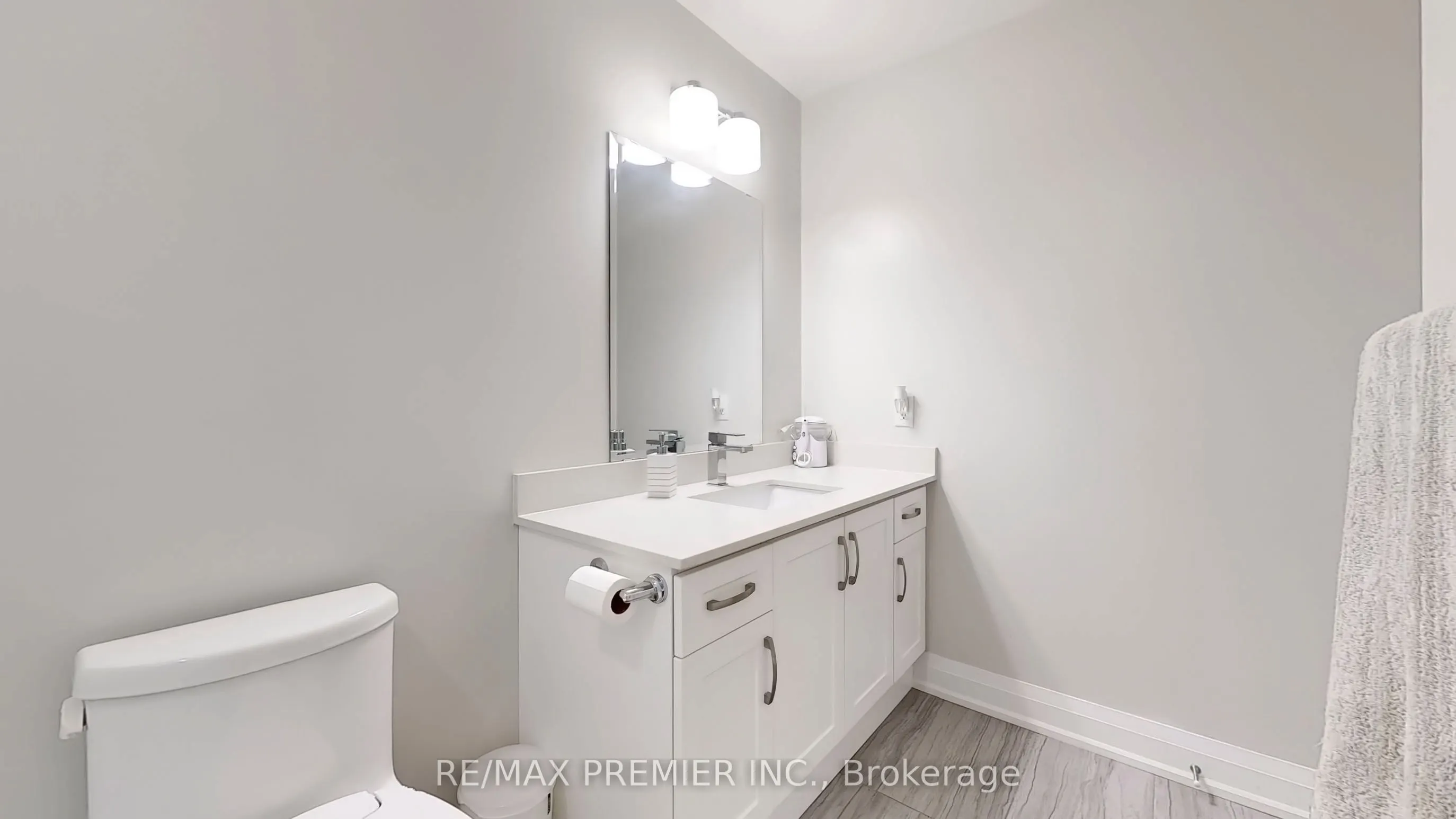 15 Lynch Street, #808