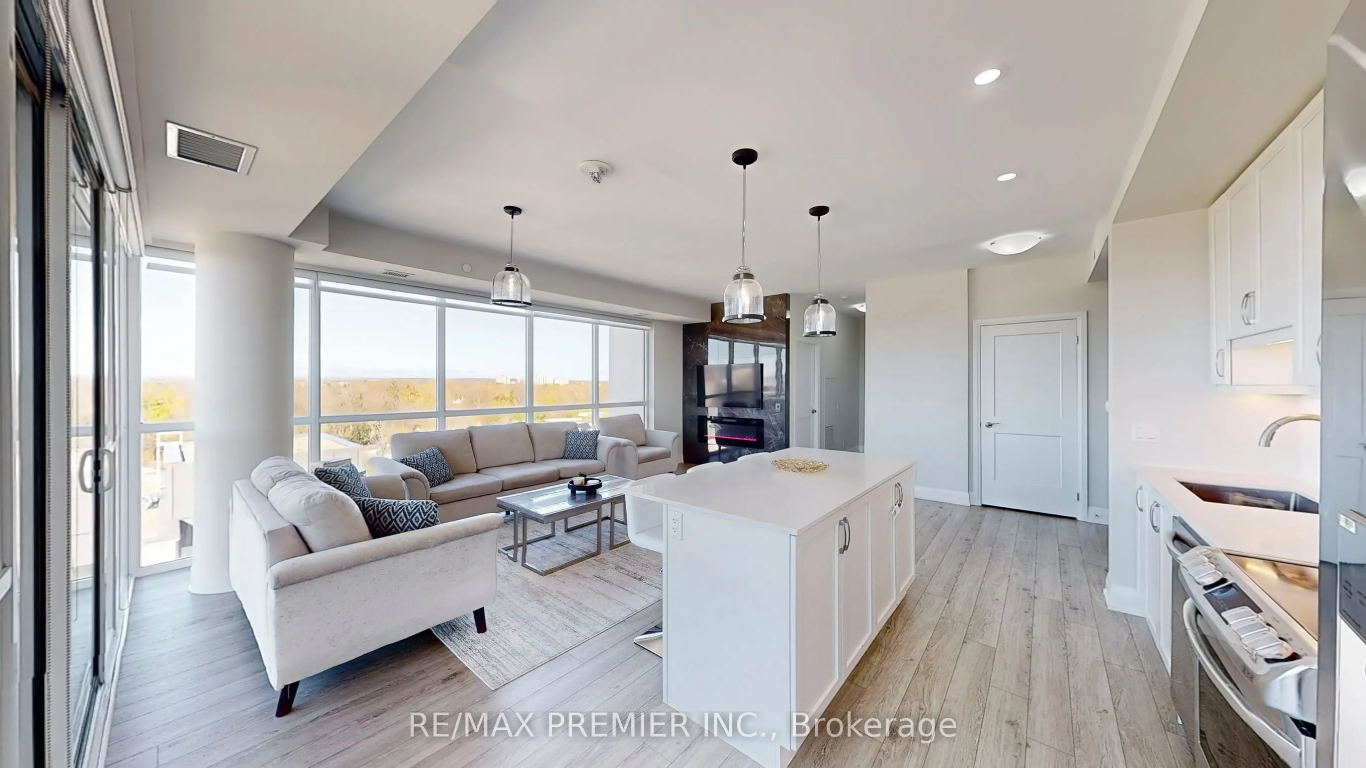 15 Lynch Street, #808