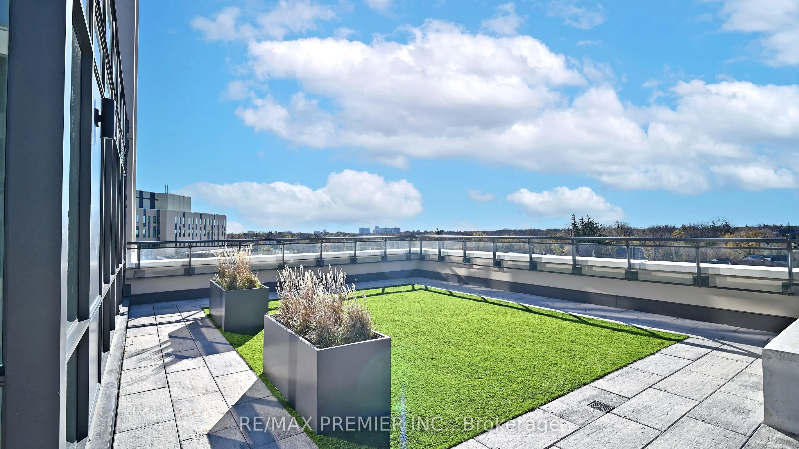 15 Lynch Street, #808