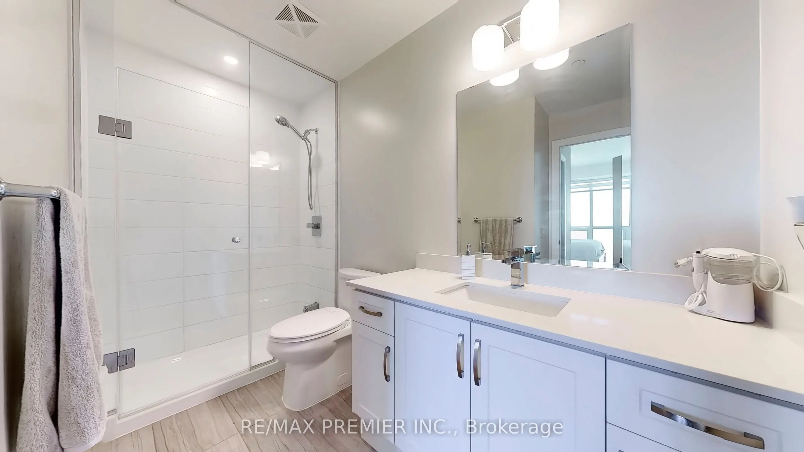 15 Lynch Street, #808