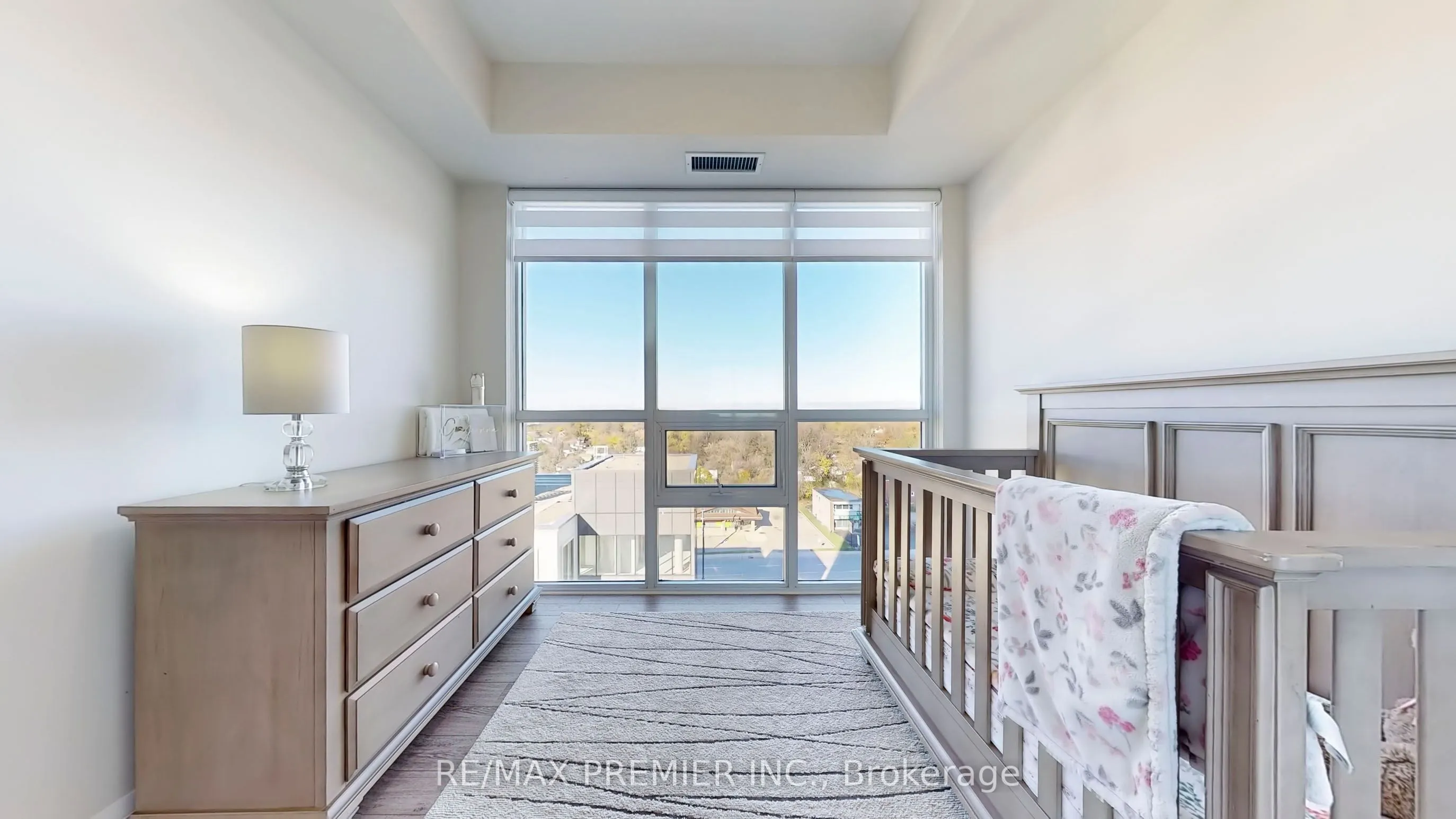 15 Lynch Street, #808