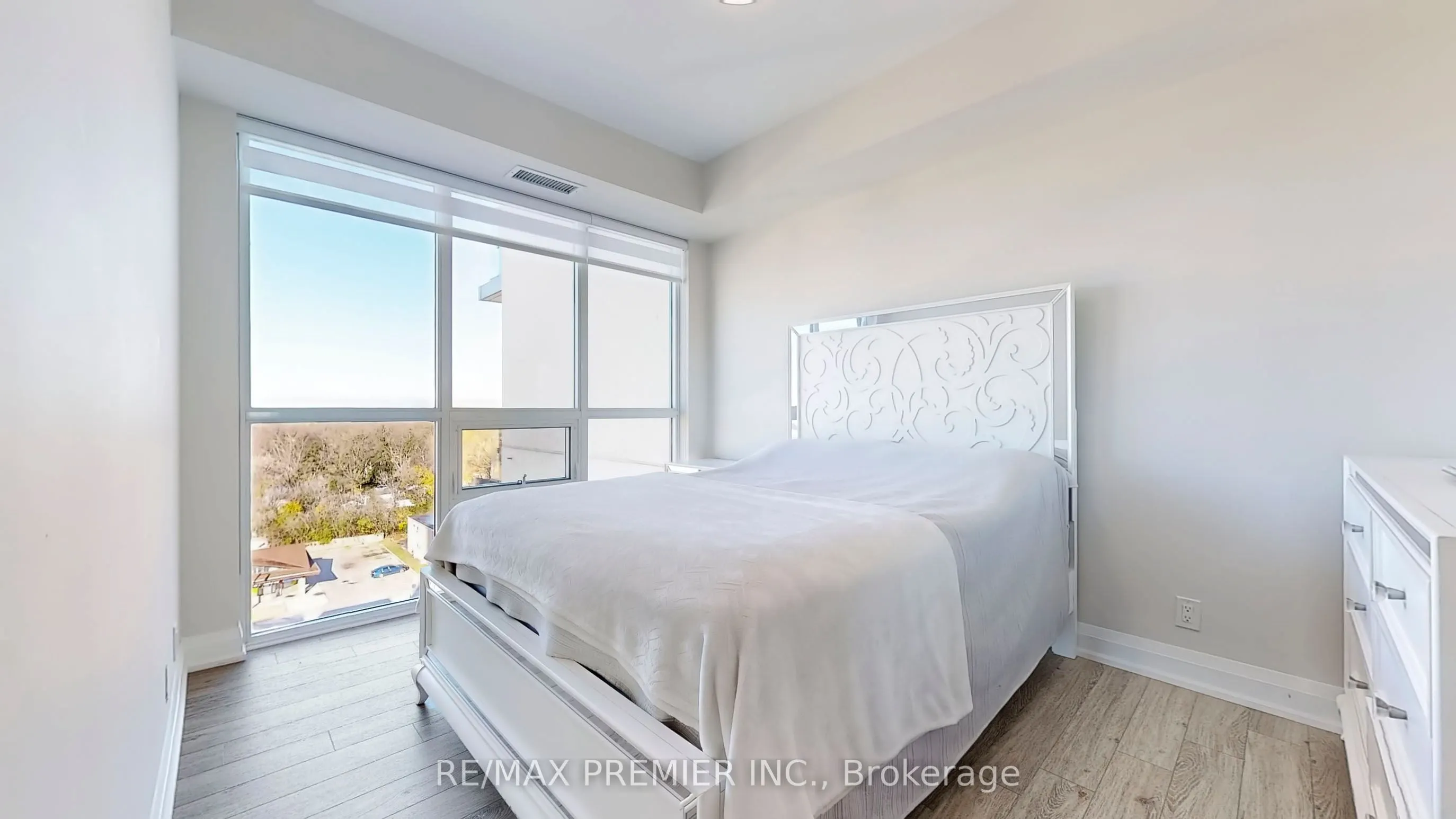 15 Lynch Street, #808