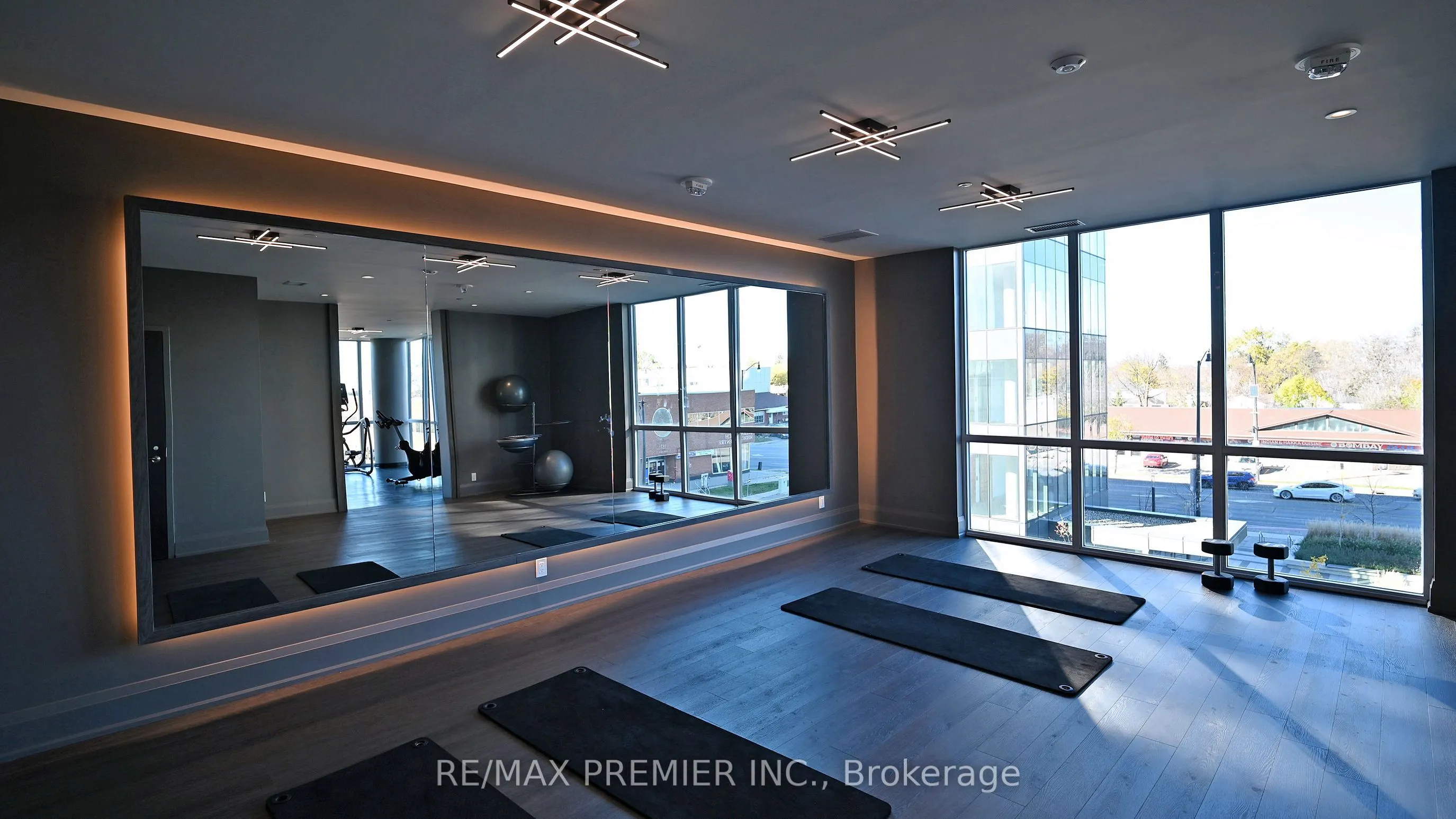 15 Lynch Street, #808